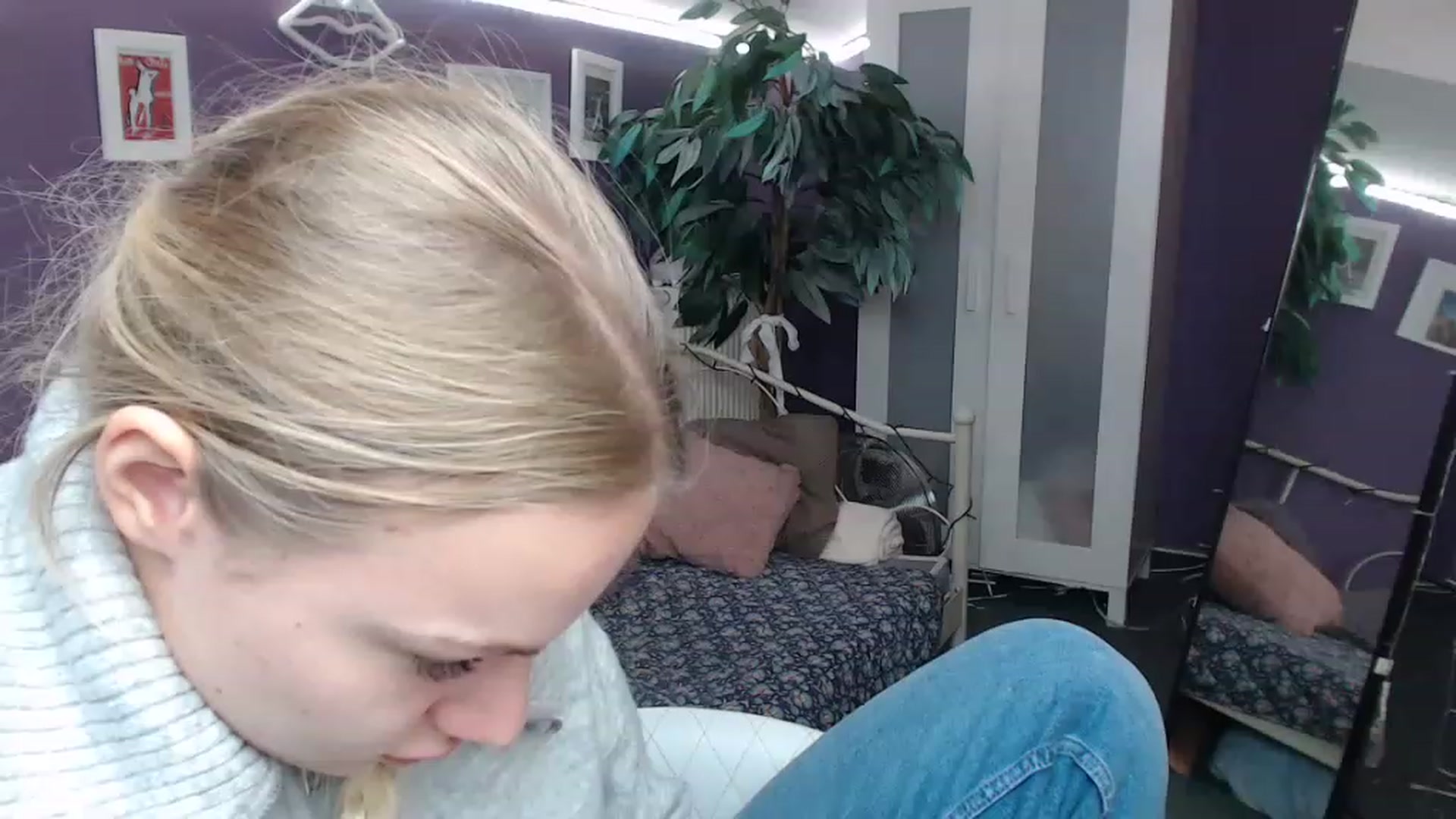 Gallery image thumbnail from JoanQueen's myfreecams stream on, 12/09/2022, 11:02 image 13 of 20