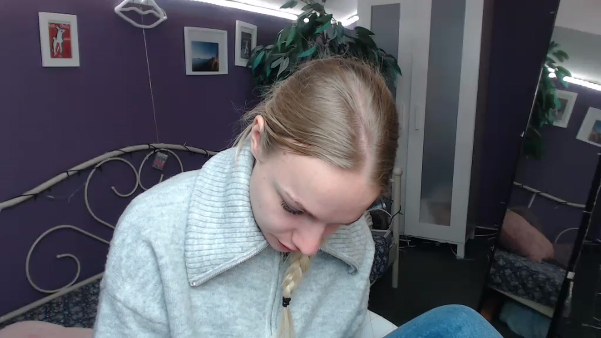 Gallery image thumbnail from JoanQueen's myfreecams stream on, 12/09/2022, 11:02 image 15 of 20