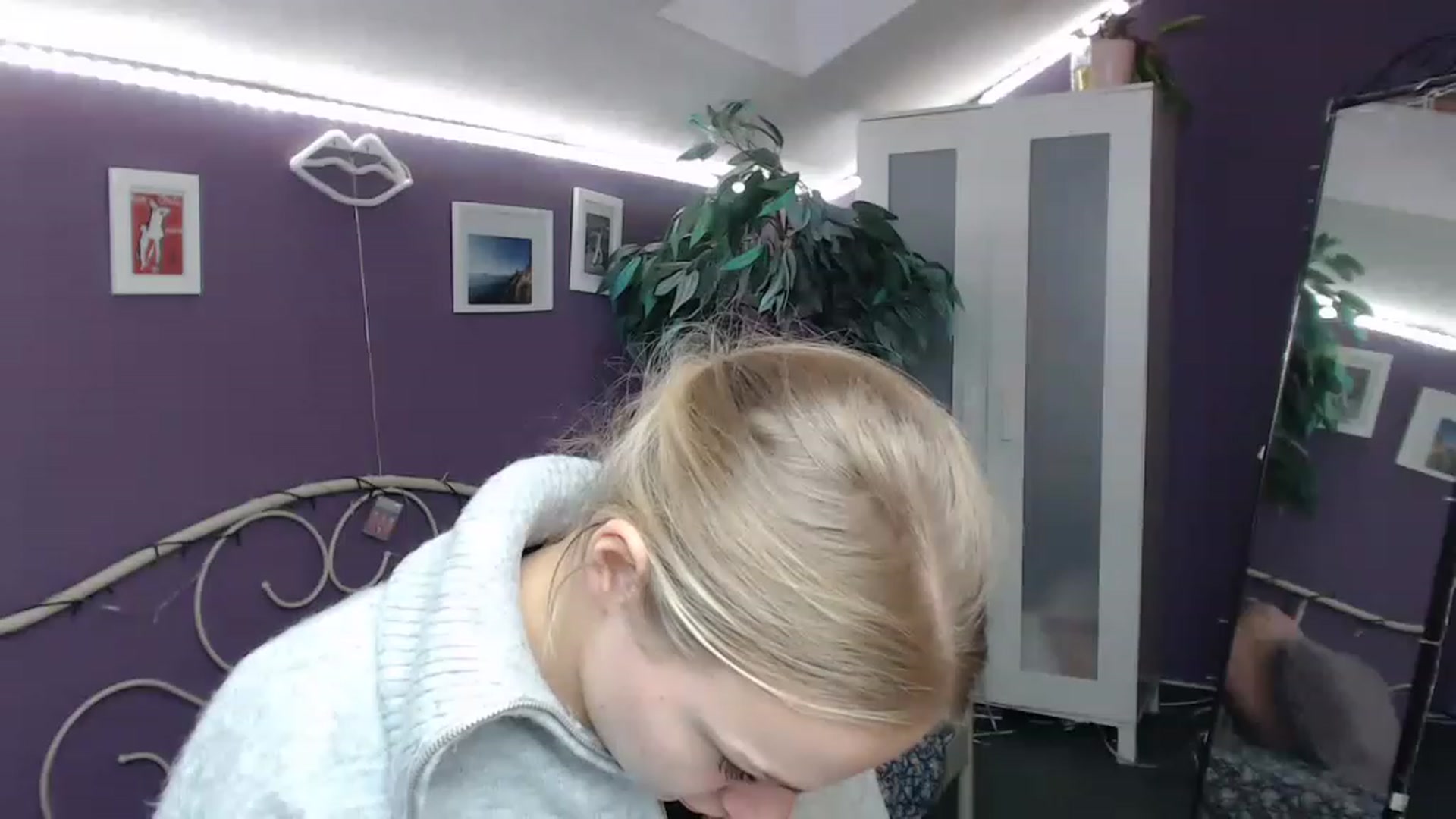 Gallery image thumbnail from JoanQueen's myfreecams stream on, 12/09/2022, 12:05 image 15 of 20