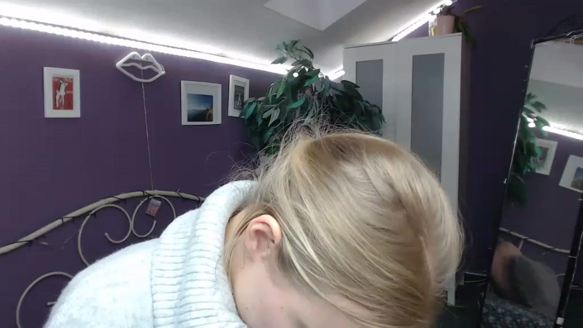 Gallery image thumbnail from JoanQueen's myfreecams stream on, 12/09/2022, 12:05 image 4 of 20