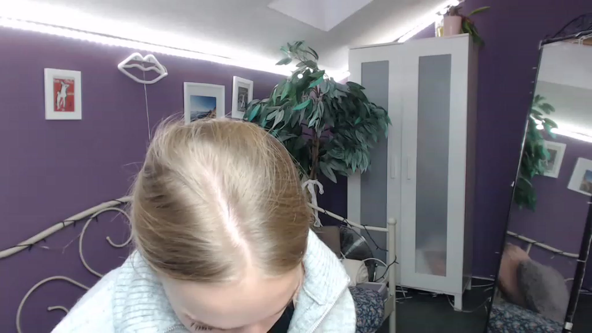 Gallery image thumbnail from JoanQueen's myfreecams stream on, 12/09/2022, 12:05 image 19 of 20