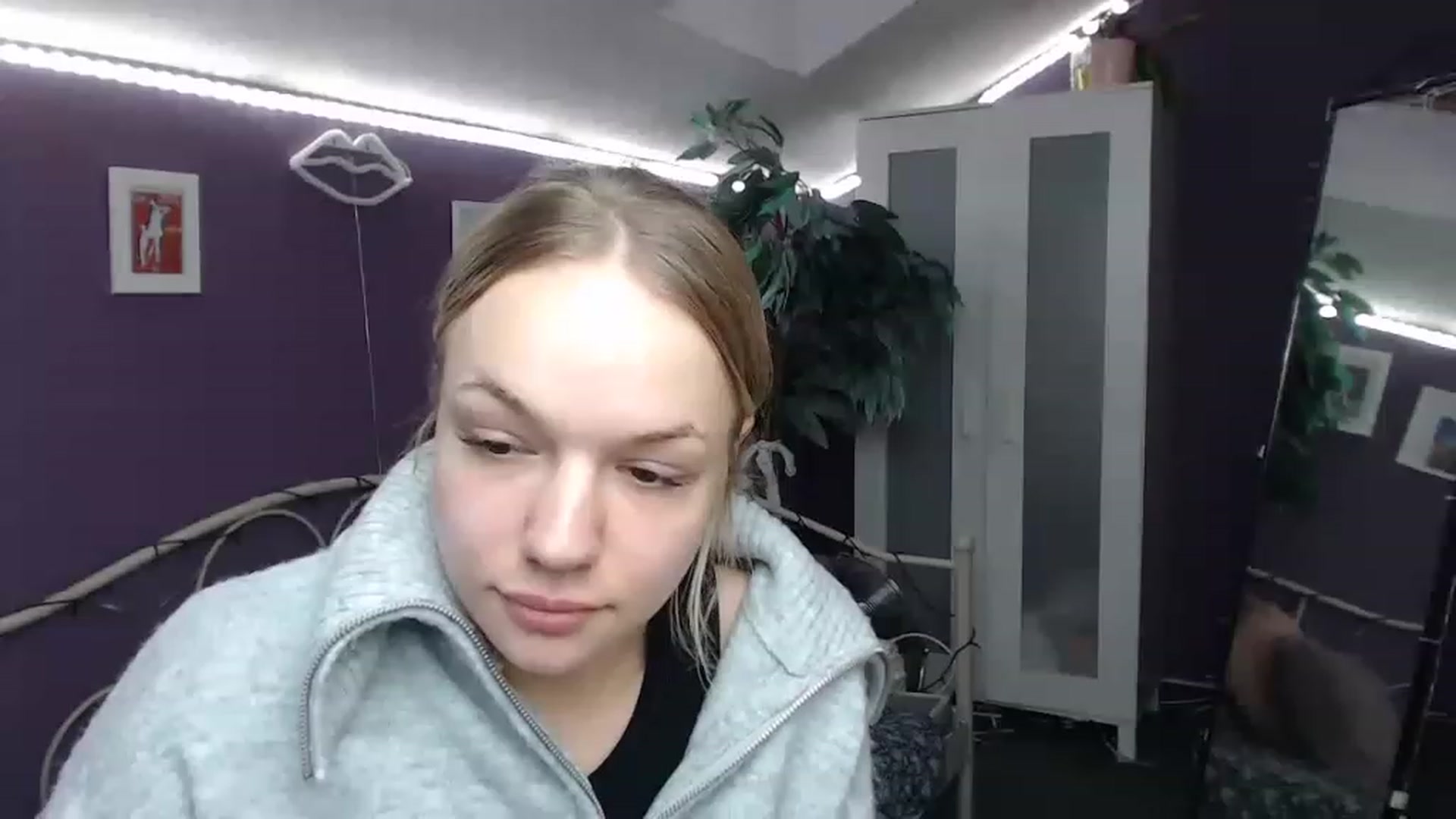 Gallery image thumbnail from JoanQueen's myfreecams stream on, 12/09/2022, 12:05 image 14 of 20