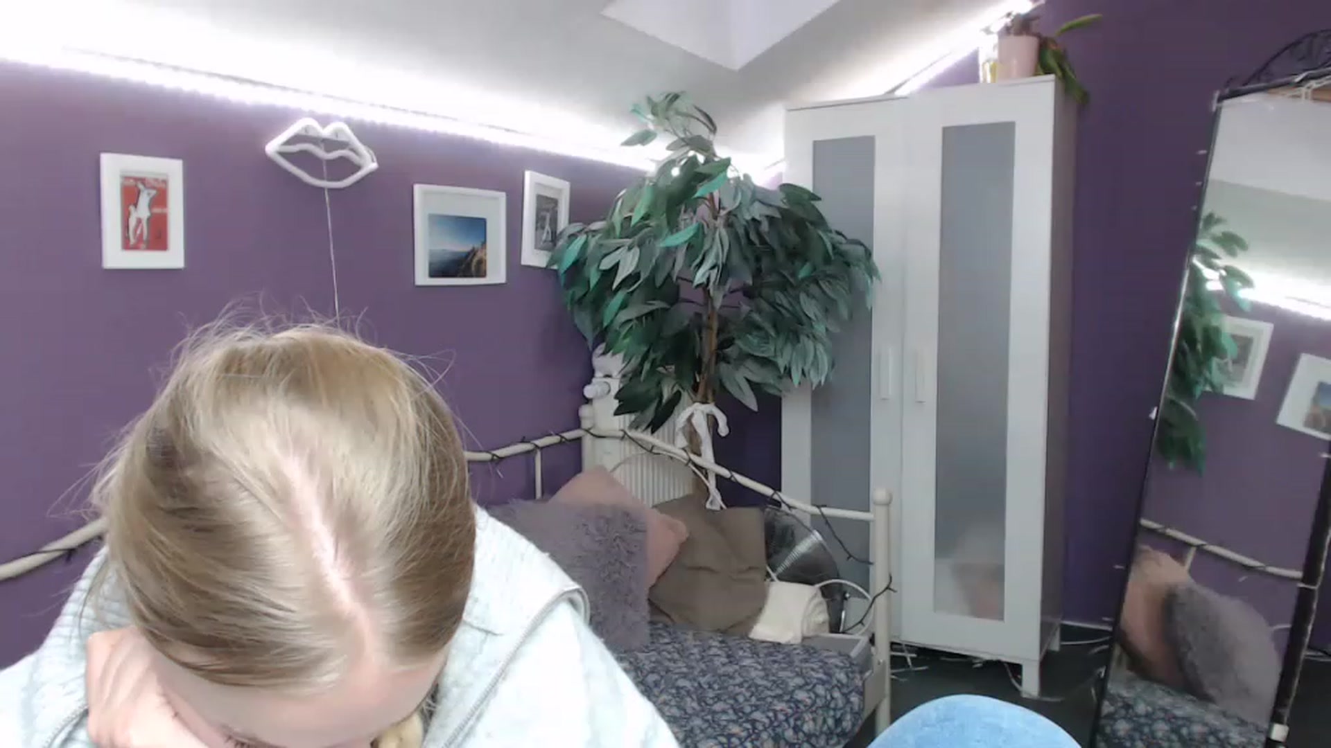 Gallery image thumbnail from JoanQueen's myfreecams stream on, 12/09/2022, 12:05 image 6 of 20