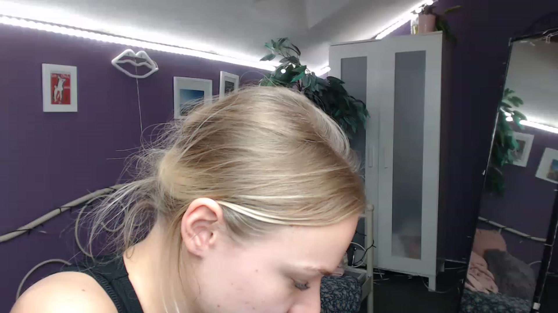 Gallery image thumbnail from JoanQueen's myfreecams stream on, 12/09/2022, 14:46 image 18 of 20