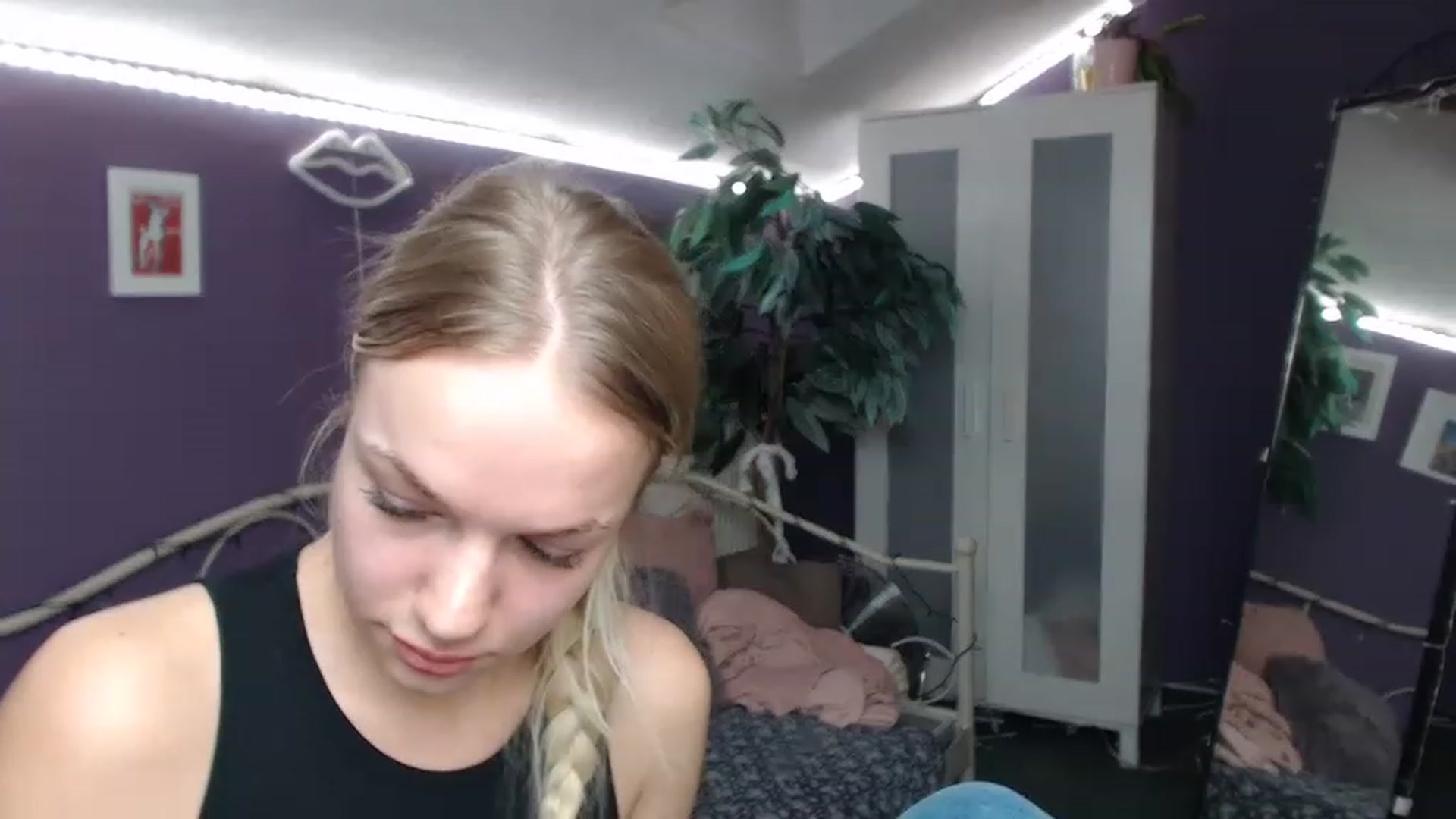 Gallery image thumbnail from JoanQueen's myfreecams stream on, 12/09/2022, 14:46 image 6 of 20
