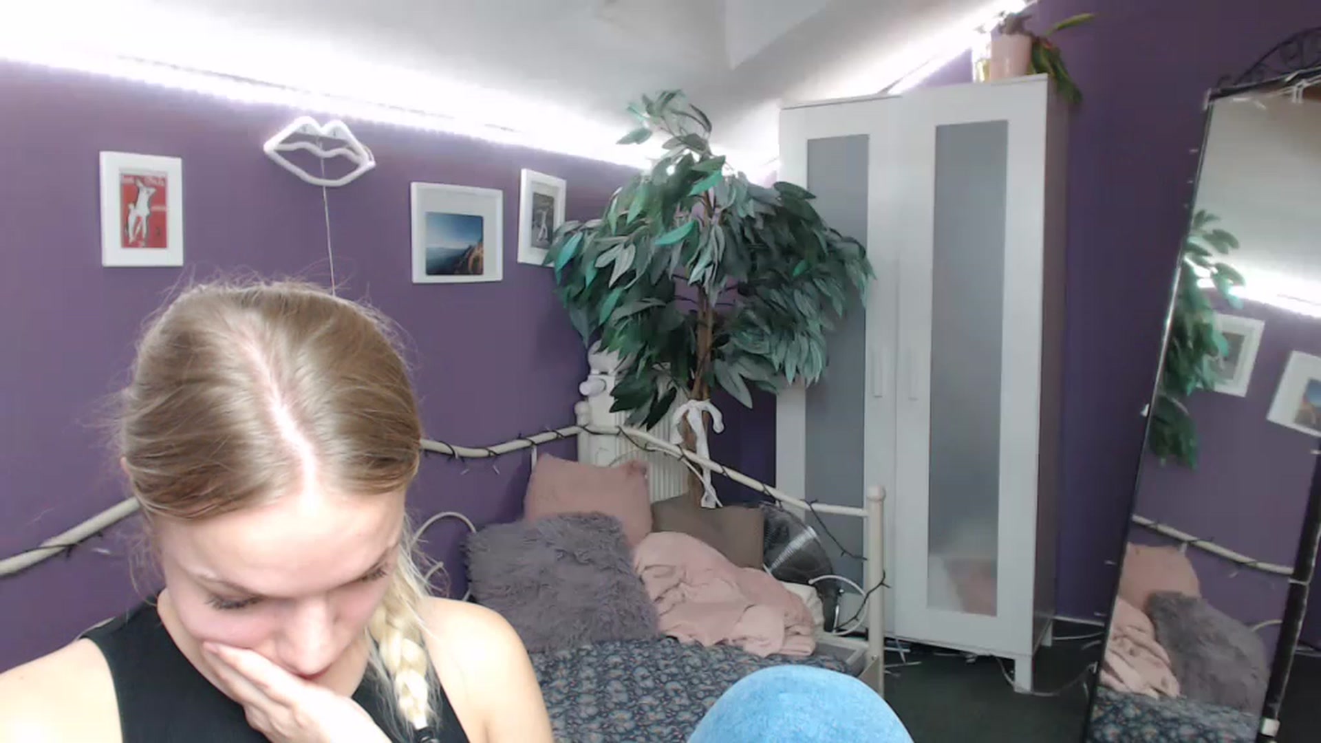 Gallery image thumbnail from JoanQueen's myfreecams stream on, 12/09/2022, 14:46 image 14 of 20