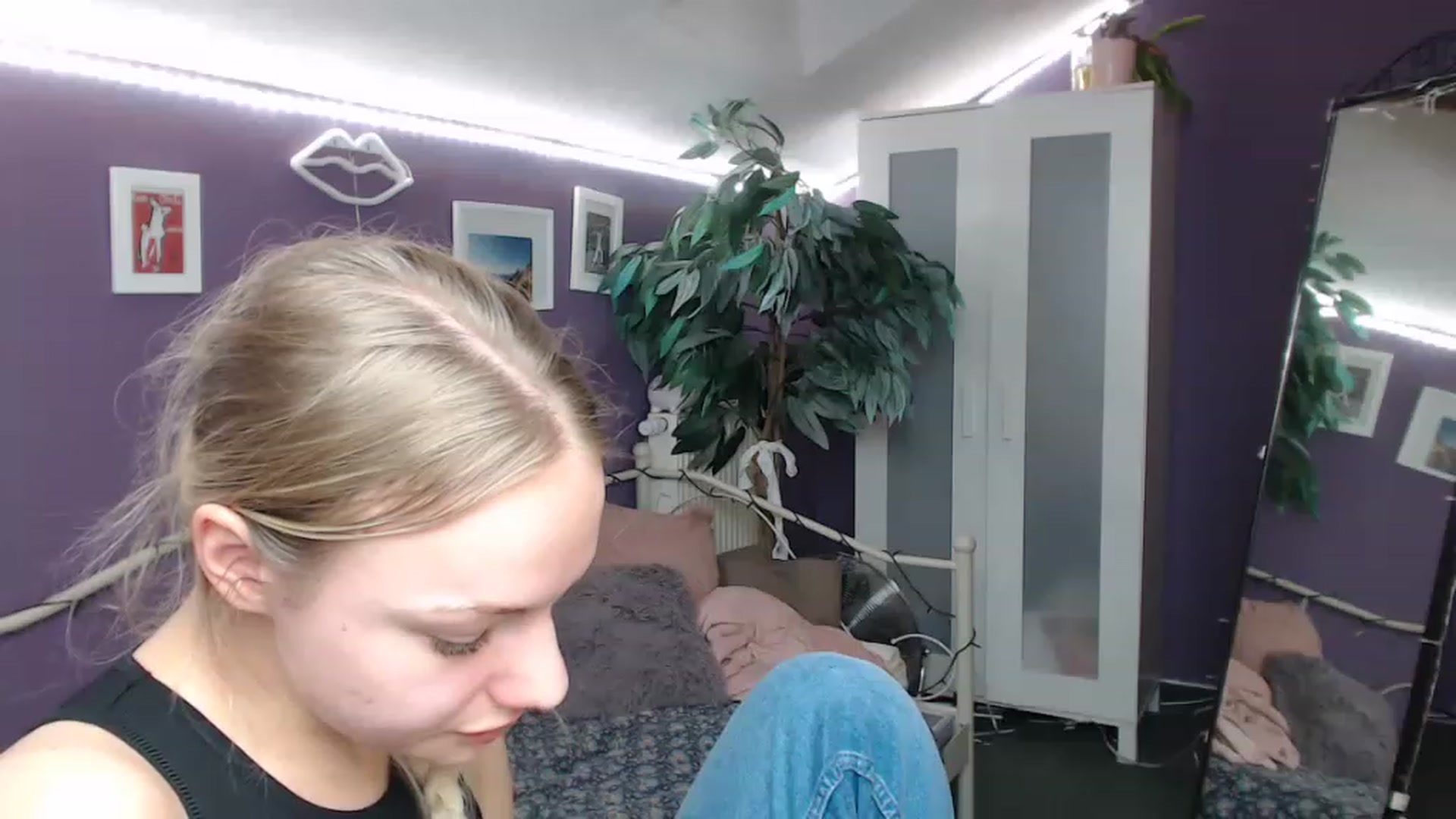 Gallery image thumbnail from JoanQueen's myfreecams stream on, 12/09/2022, 14:46 image 12 of 20