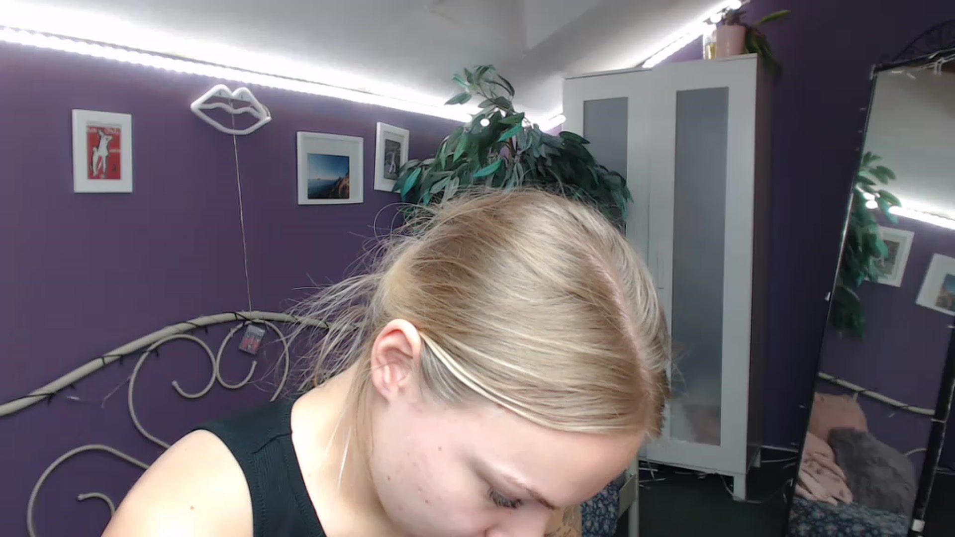 Gallery image thumbnail from JoanQueen's myfreecams stream on, 12/09/2022, 14:46 image 16 of 20