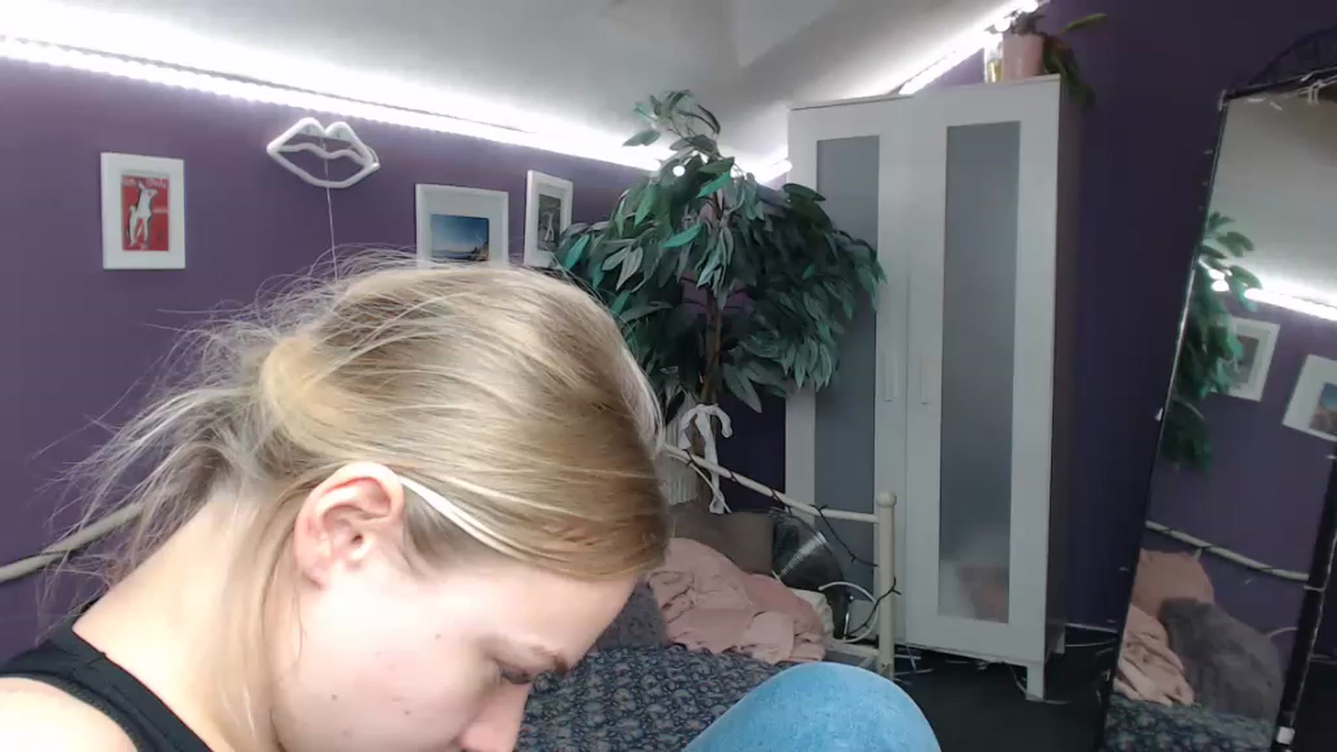 Gallery image thumbnail from JoanQueen's myfreecams stream on, 12/09/2022, 14:46 image 20 of 20