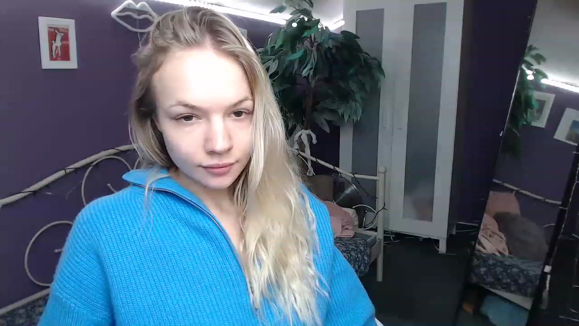 Gallery image thumbnail from JoanQueen's myfreecams stream on, 12/12/2022, 09:39 image 10 of 20