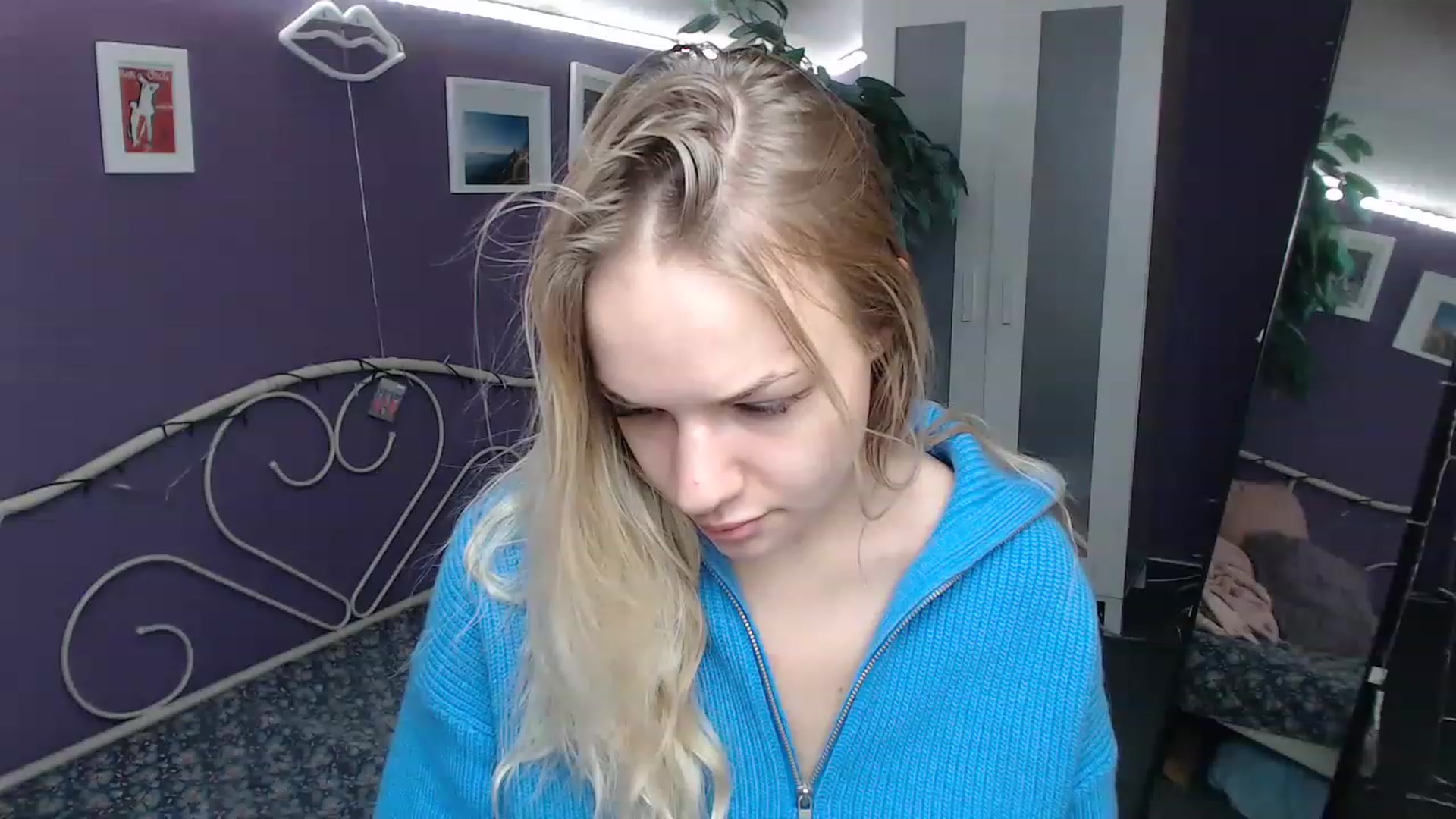 Gallery image thumbnail from JoanQueen's myfreecams stream on, 12/12/2022, 09:39 image 8 of 20