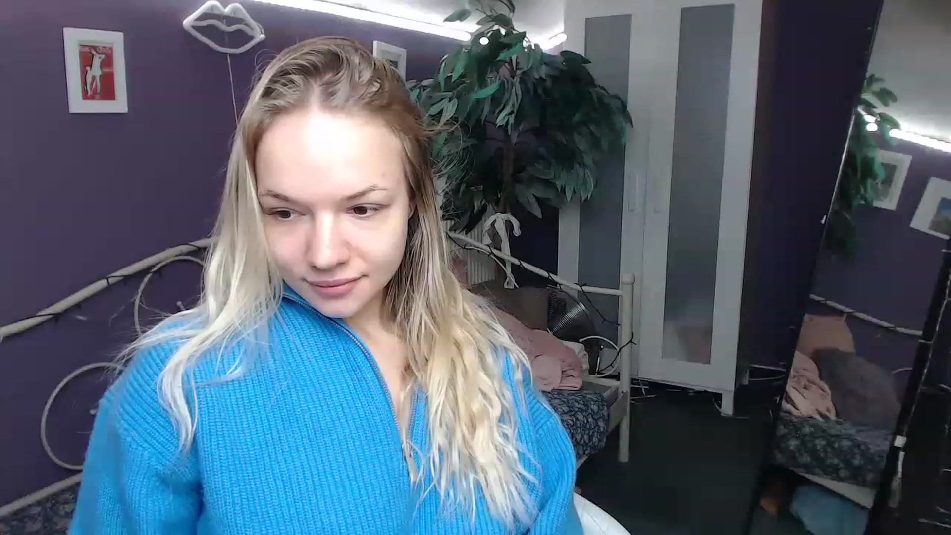 Gallery image thumbnail from JoanQueen's myfreecams stream on, 12/12/2022, 09:39 image 11 of 20