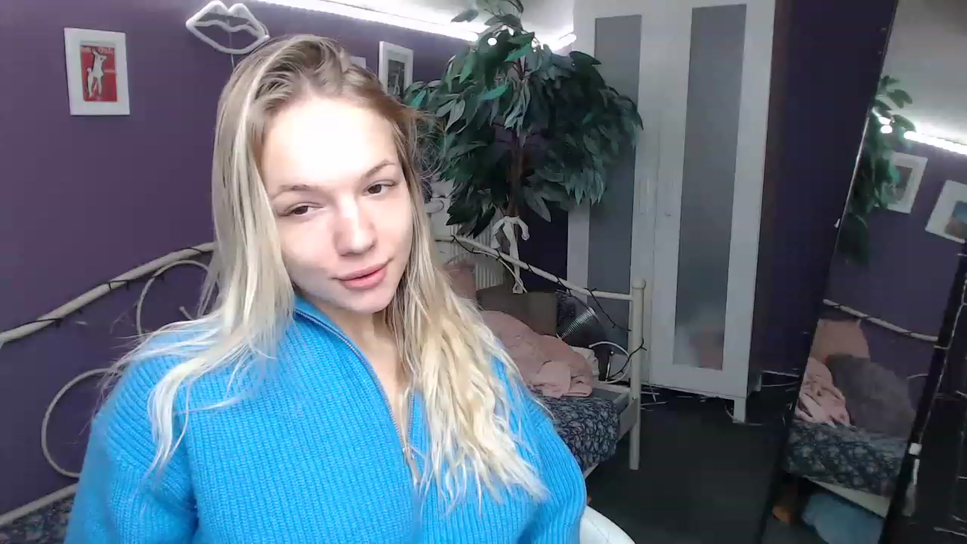 Gallery image thumbnail from JoanQueen's myfreecams stream on, 12/12/2022, 09:39 image 12 of 20