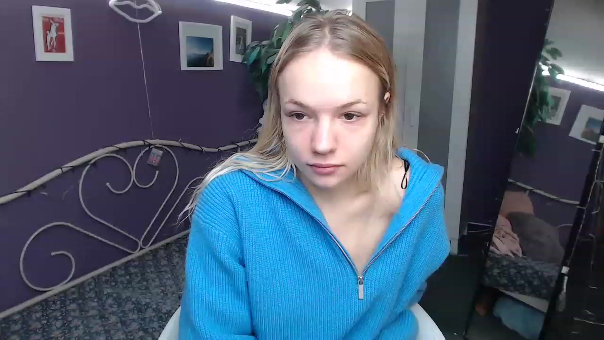 Gallery image thumbnail from JoanQueen's myfreecams stream on, 12/12/2022, 11:02 image 11 of 20