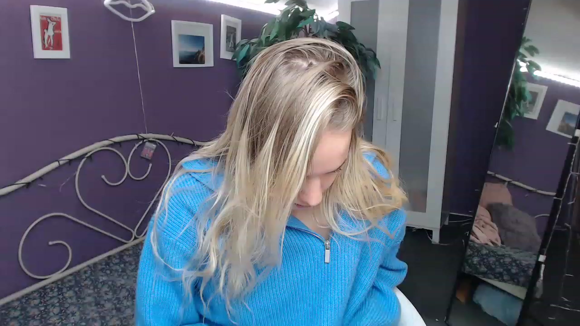 Gallery image thumbnail from JoanQueen's myfreecams stream on, 12/12/2022, 11:02 image 12 of 20