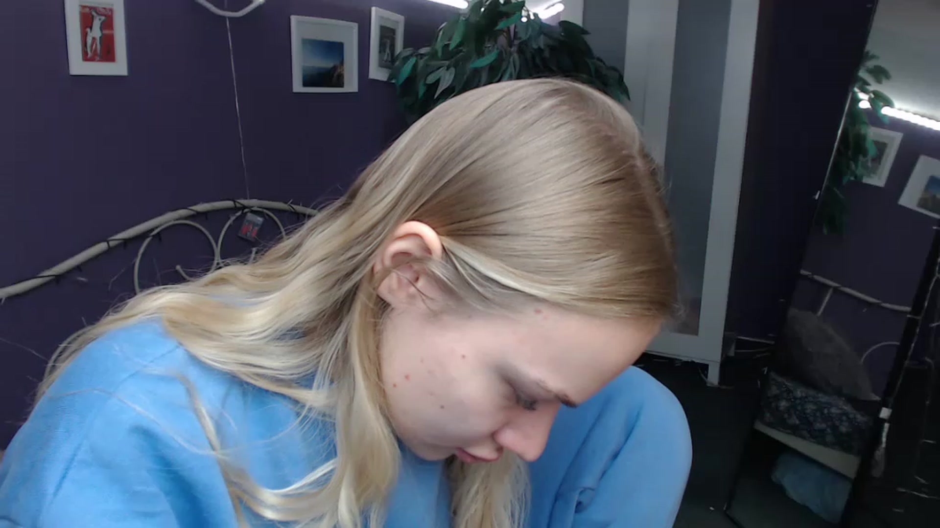 Gallery image thumbnail from JoanQueen's myfreecams stream on, 12/16/2022, 10:46 image 5 of 20