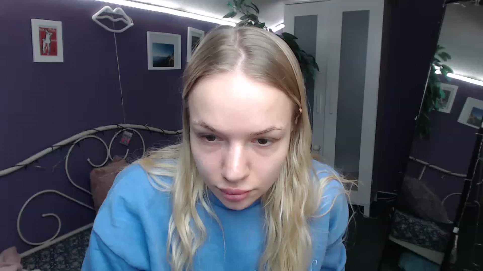 Gallery image thumbnail from JoanQueen's myfreecams stream on, 12/16/2022, 10:46 image 14 of 20