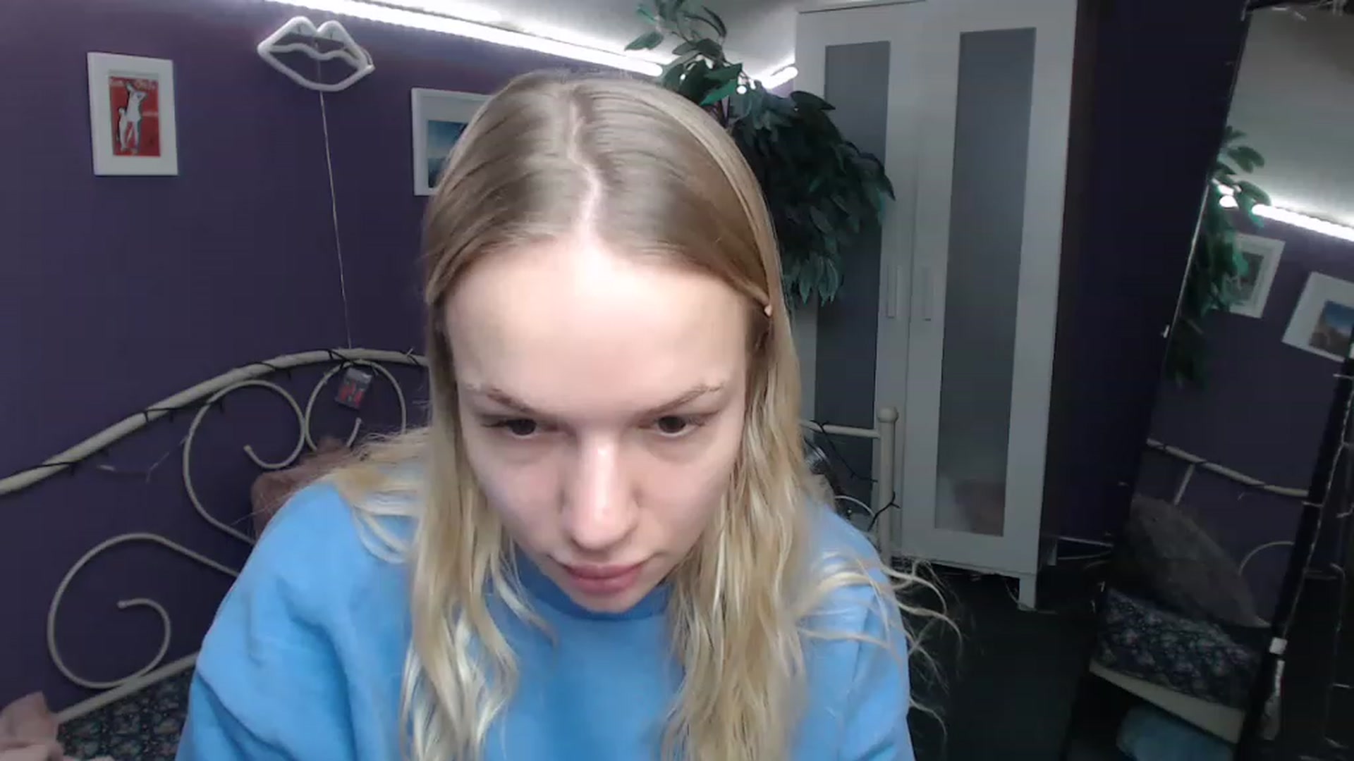 Gallery image thumbnail from JoanQueen's myfreecams stream on, 12/16/2022, 10:46 image 15 of 20