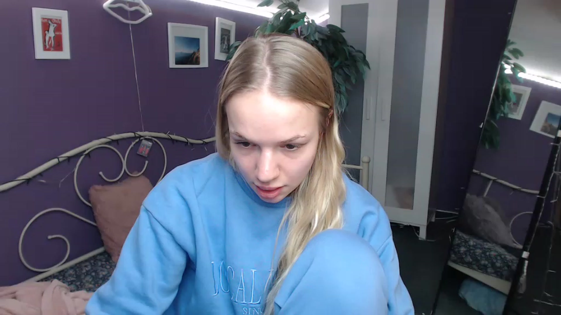 Gallery image thumbnail from JoanQueen's myfreecams stream on, 12/16/2022, 13:56 image 1 of 20
