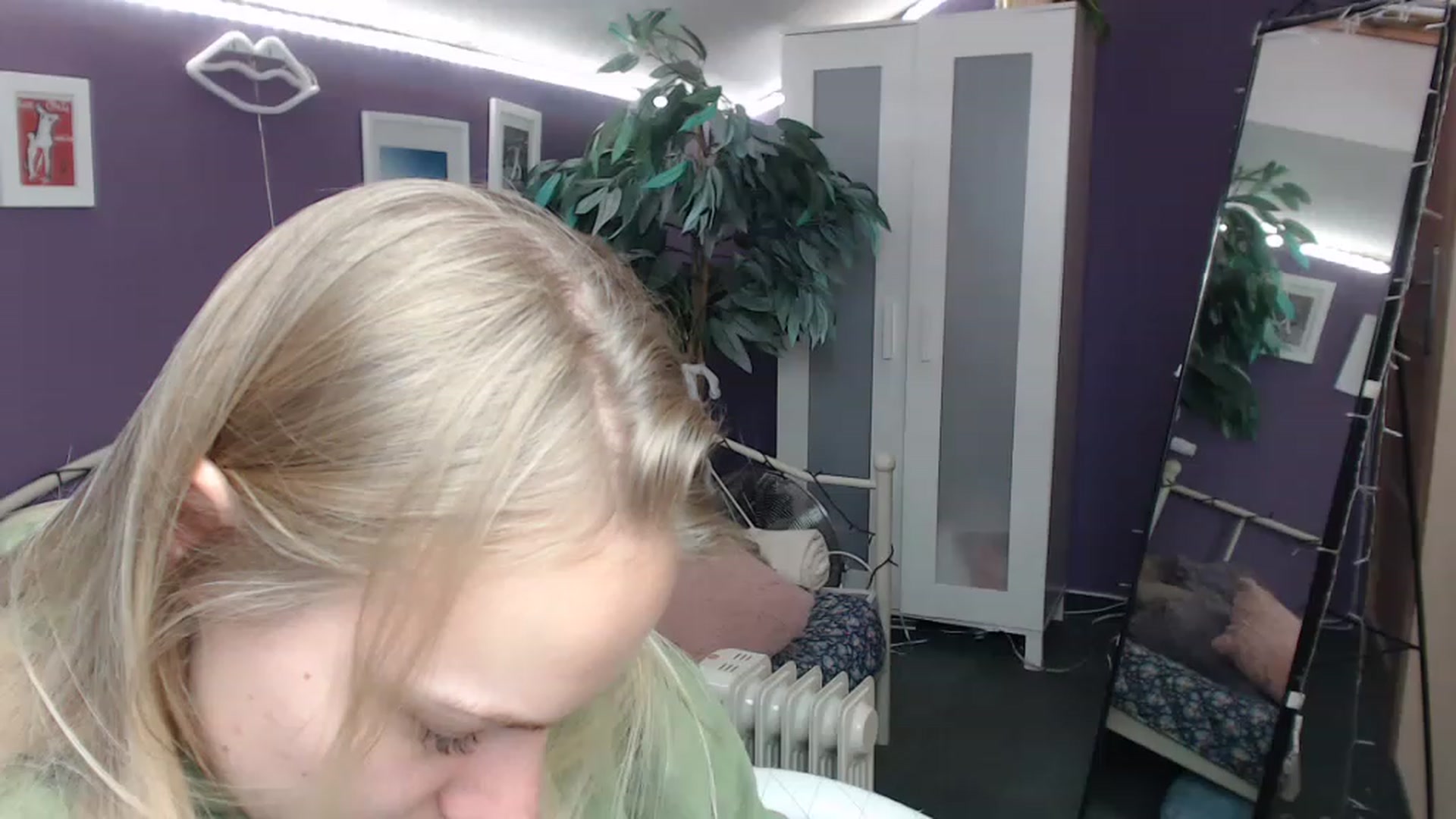 Gallery image thumbnail from JoanQueen's myfreecams stream on, 12/20/2022, 11:02 image 8 of 20