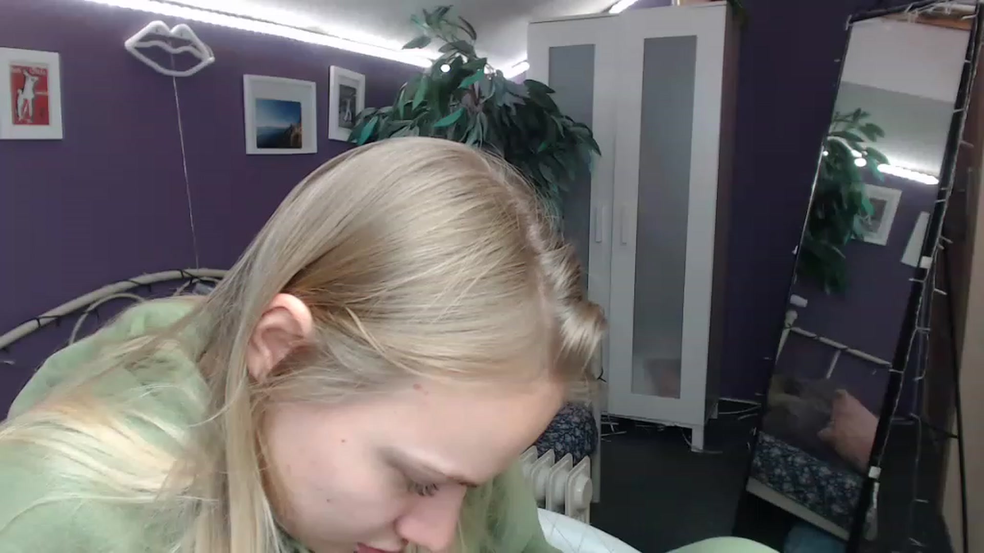 Gallery image thumbnail from JoanQueen's myfreecams stream on, 12/20/2022, 11:02 image 14 of 20