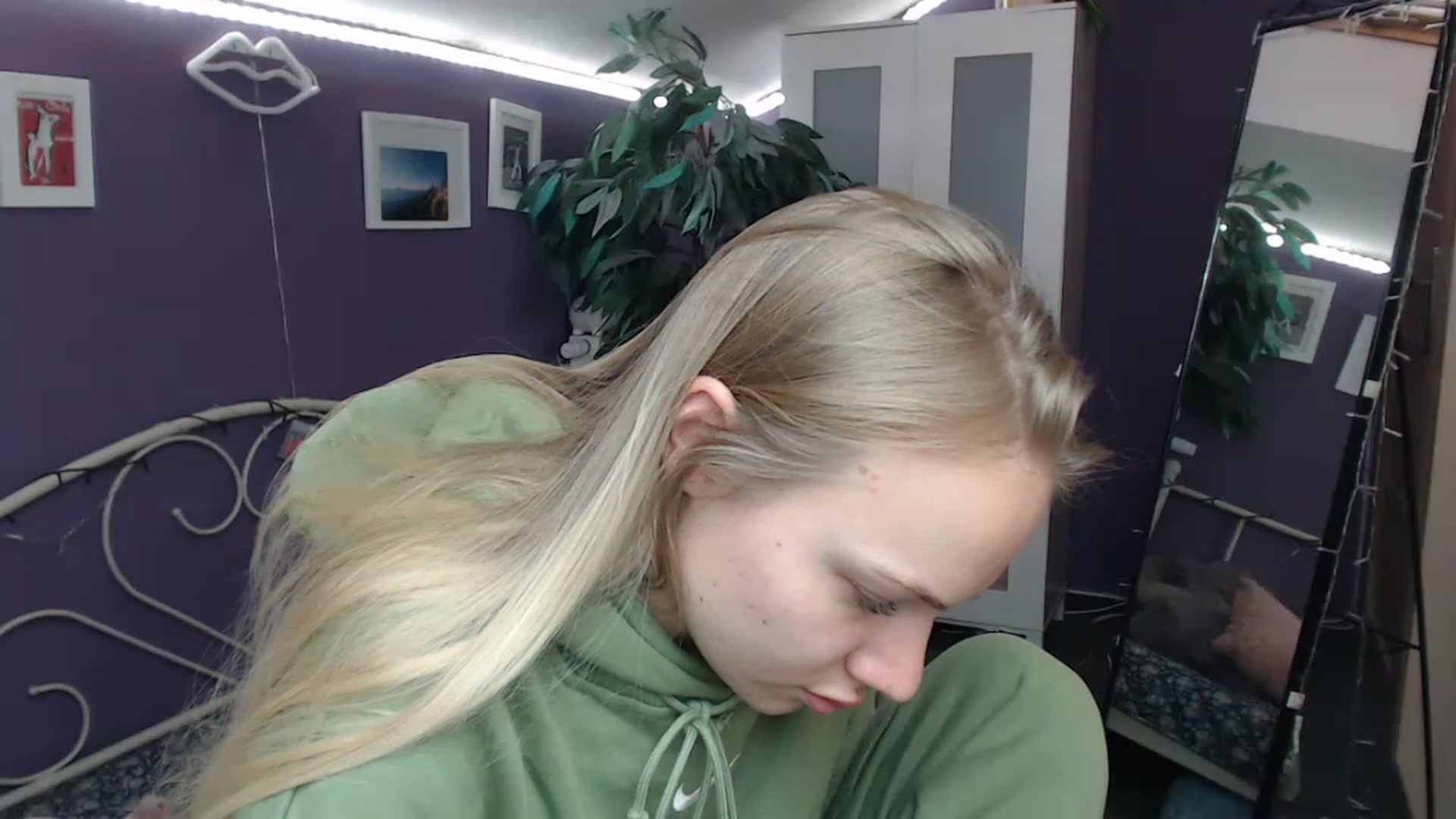 Gallery image thumbnail from JoanQueen's myfreecams stream on, 12/20/2022, 11:02 image 4 of 20