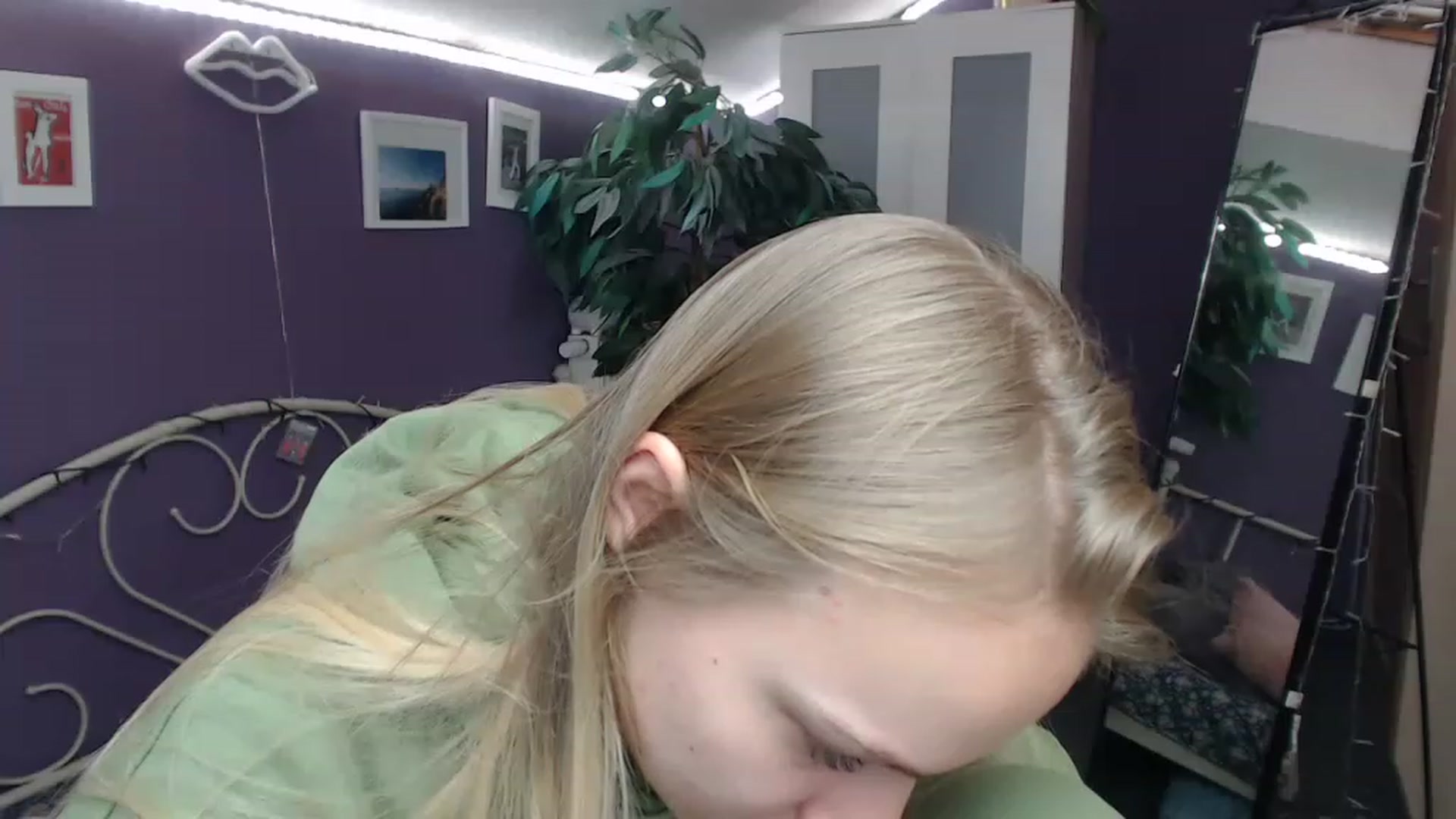 Gallery image thumbnail from JoanQueen's myfreecams stream on, 12/20/2022, 11:02 image 13 of 20