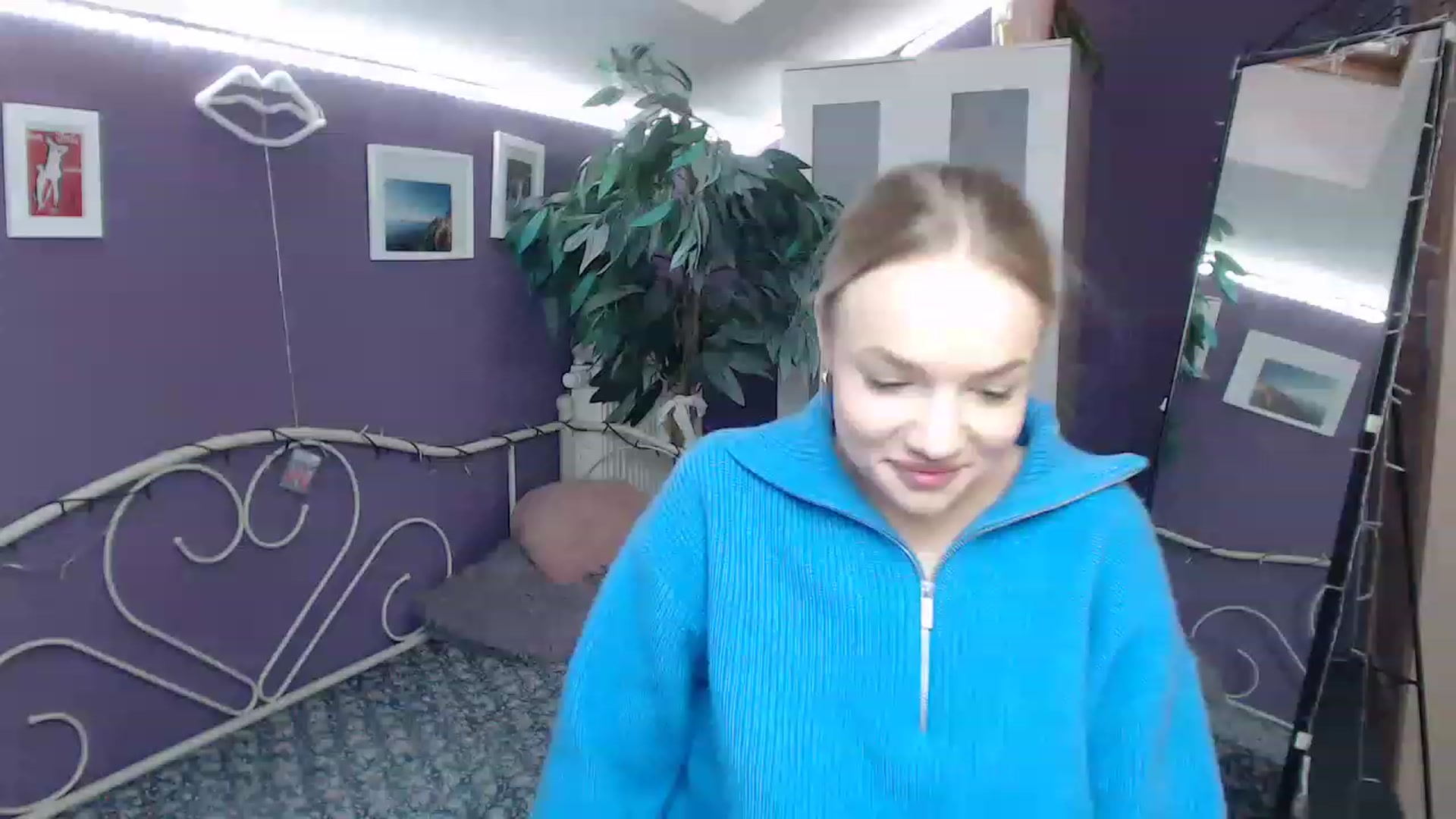 Gallery image thumbnail from JoanQueen's myfreecams stream on, 12/21/2022, 09:56 image 19 of 20