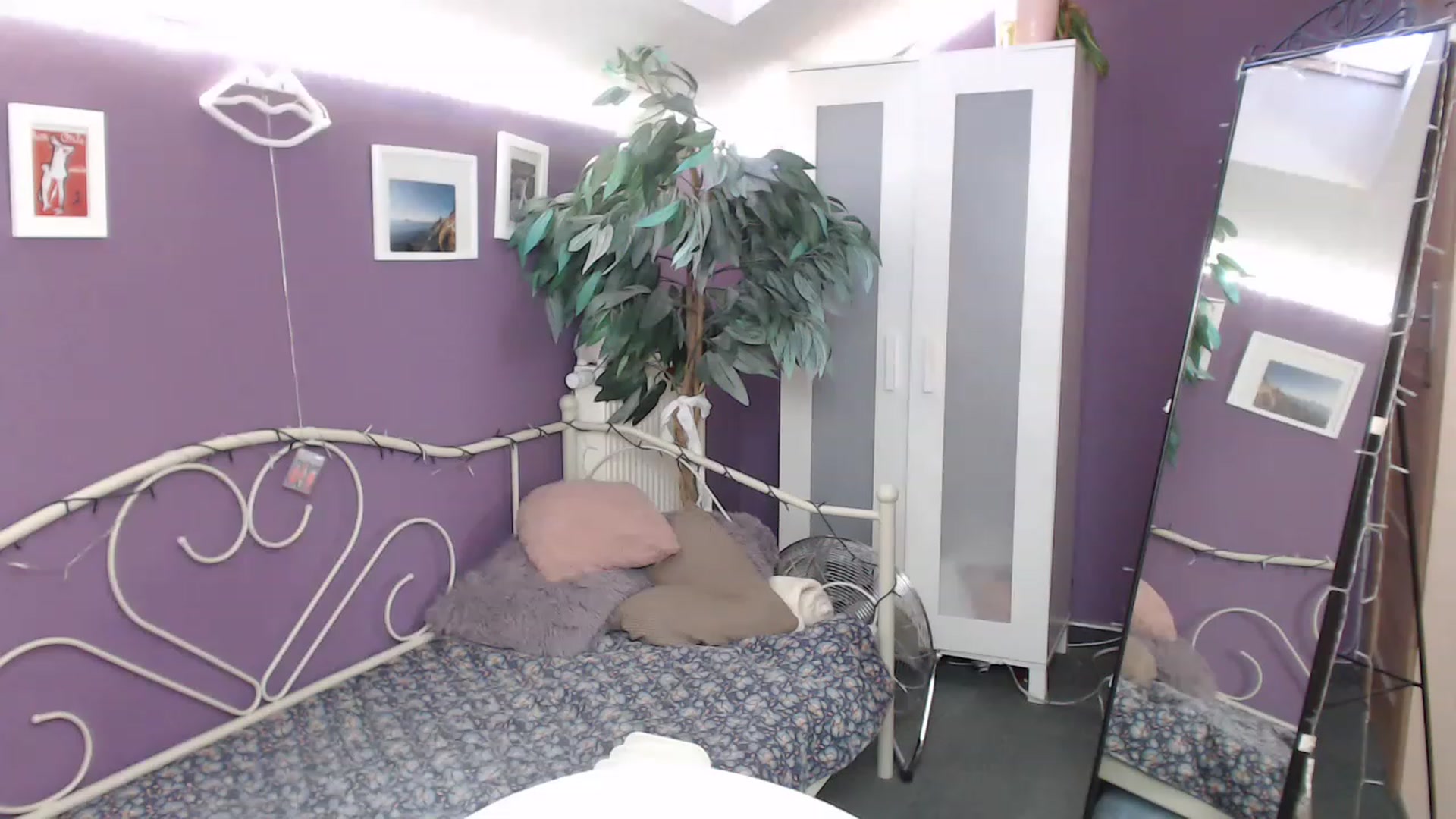 Gallery image thumbnail from JoanQueen's myfreecams stream on, 12/21/2022, 12:49 image 6 of 20