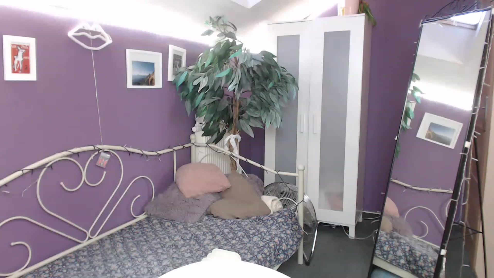 Gallery image thumbnail from JoanQueen's myfreecams stream on, 12/21/2022, 12:49 image 13 of 20
