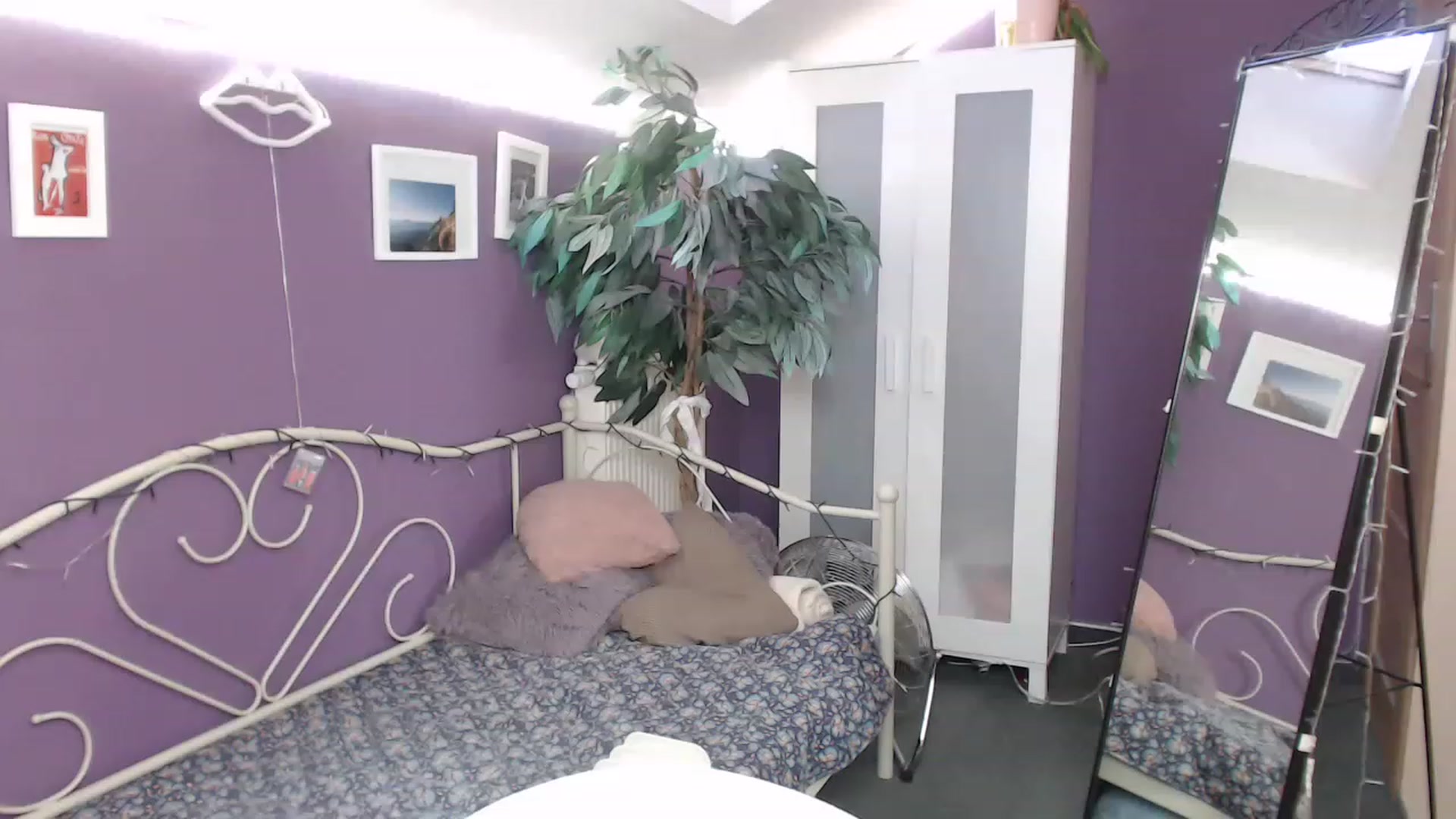 Gallery image thumbnail from JoanQueen's myfreecams stream on, 12/21/2022, 12:49 image 7 of 20