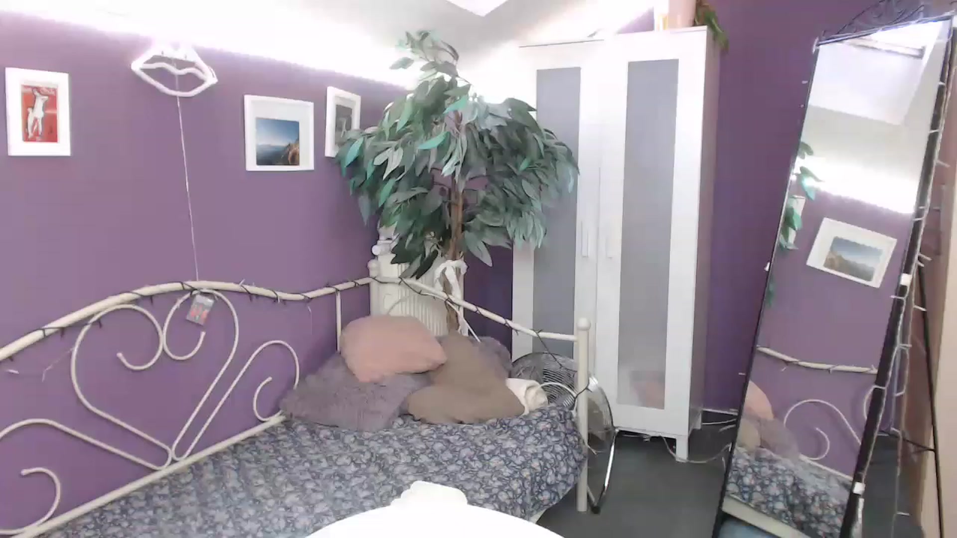 Gallery image thumbnail from JoanQueen's myfreecams stream on, 12/21/2022, 12:49 image 1 of 20