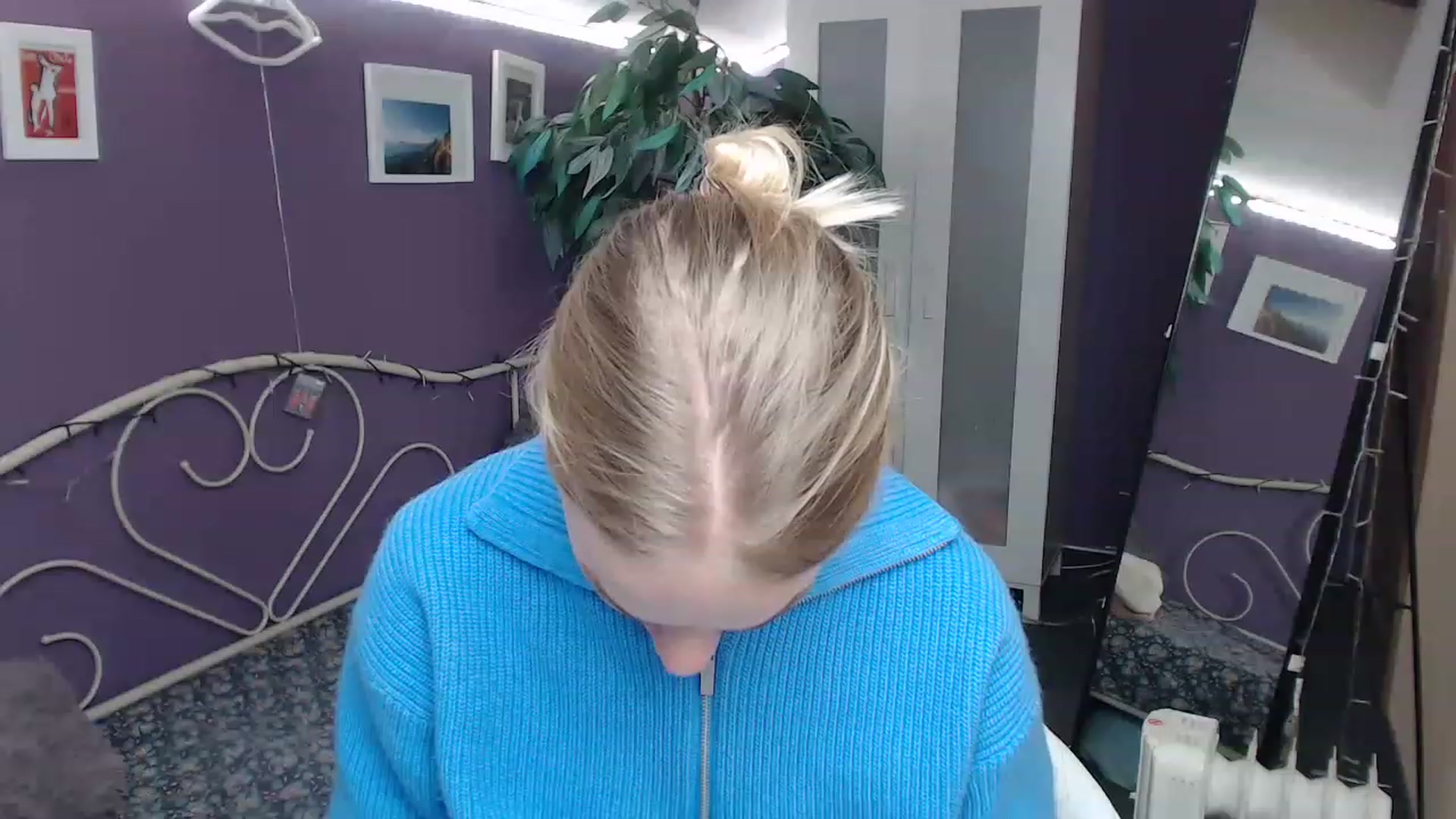 Gallery image thumbnail from JoanQueen's myfreecams stream on, 12/21/2022, 14:14 image 3 of 20