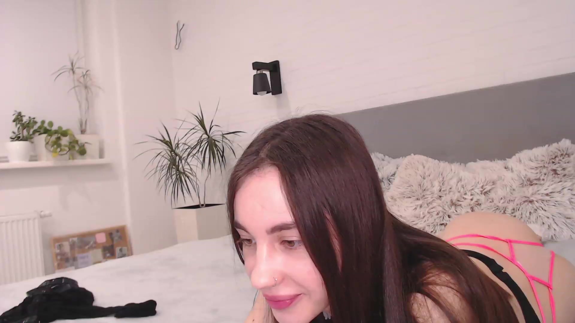 Gallery image thumbnail from JoannaMorris's myfreecams stream on, 08/17/2023, 23:22 image 18 of 20