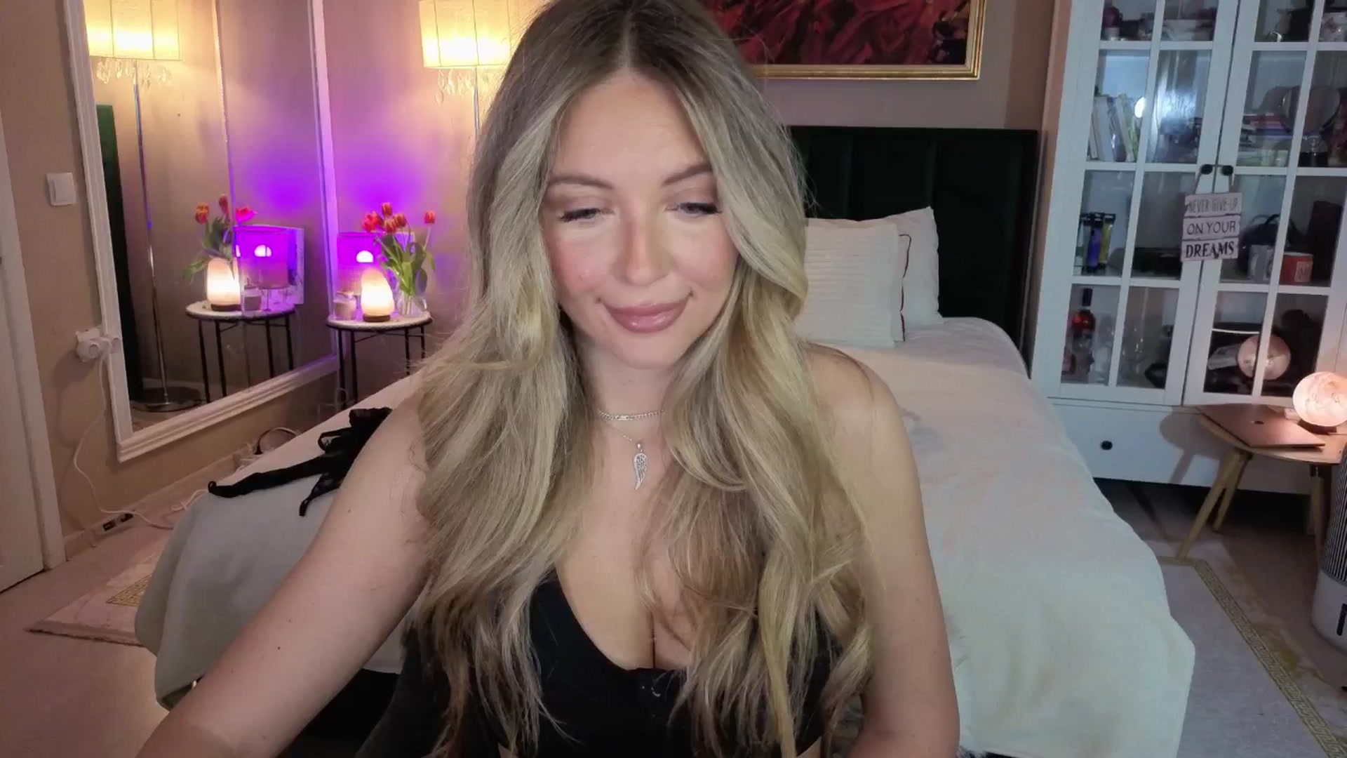 Gallery image thumbnail from JoanneXOXO's myfreecams stream on, 05/01/2026, 09:34 image 12 of 20