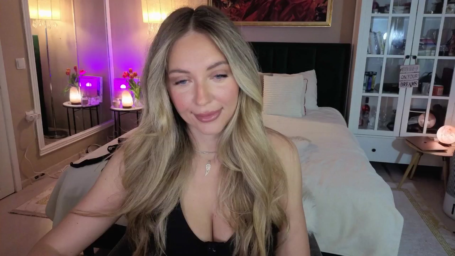 Gallery image thumbnail from JoanneXOXO's myfreecams stream on, 05/01/2026, 09:34 image 9 of 20