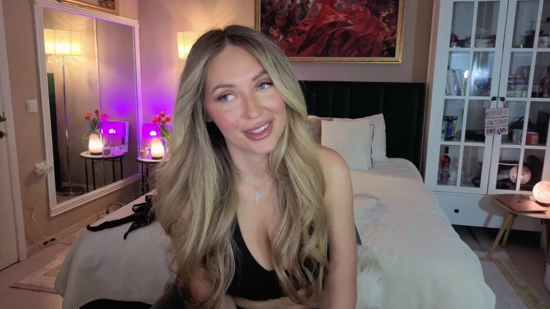 Gallery image thumbnail from JoanneXOXO's myfreecams stream on, 05/01/2026, 09:34 image 6 of 20