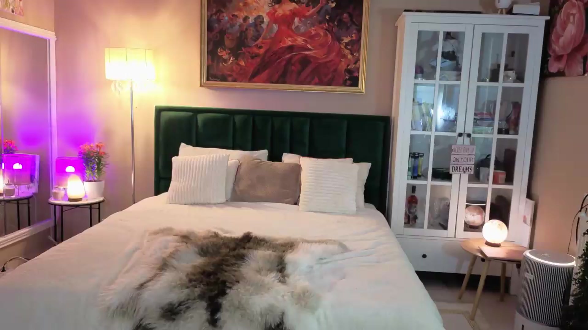 Gallery image thumbnail from JoanneXOXO's myfreecams stream on, 05/10/2026, 12:44 image 9 of 20