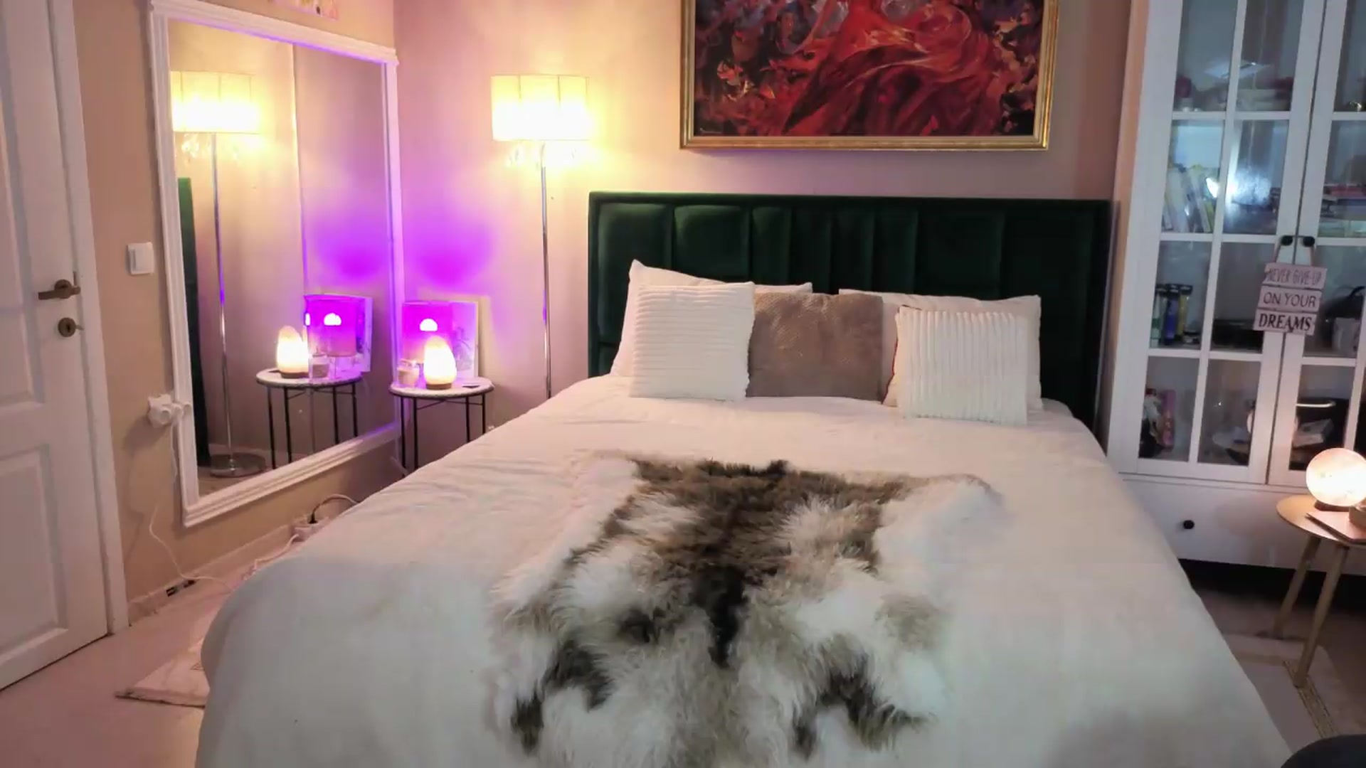 Gallery image thumbnail from JoanneXOXO's myfreecams stream on, 05/13/2026, 11:37 image 3 of 20