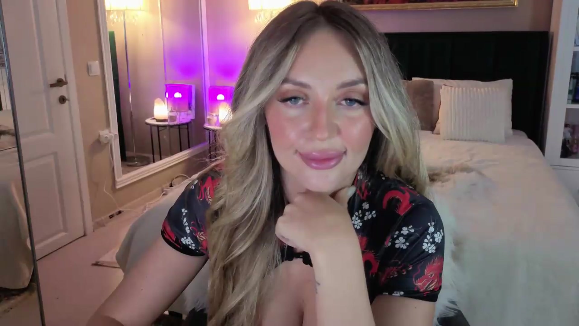 Gallery image thumbnail from JoanneXOXO's myfreecams stream on, 05/13/2026, 11:37 image 10 of 20