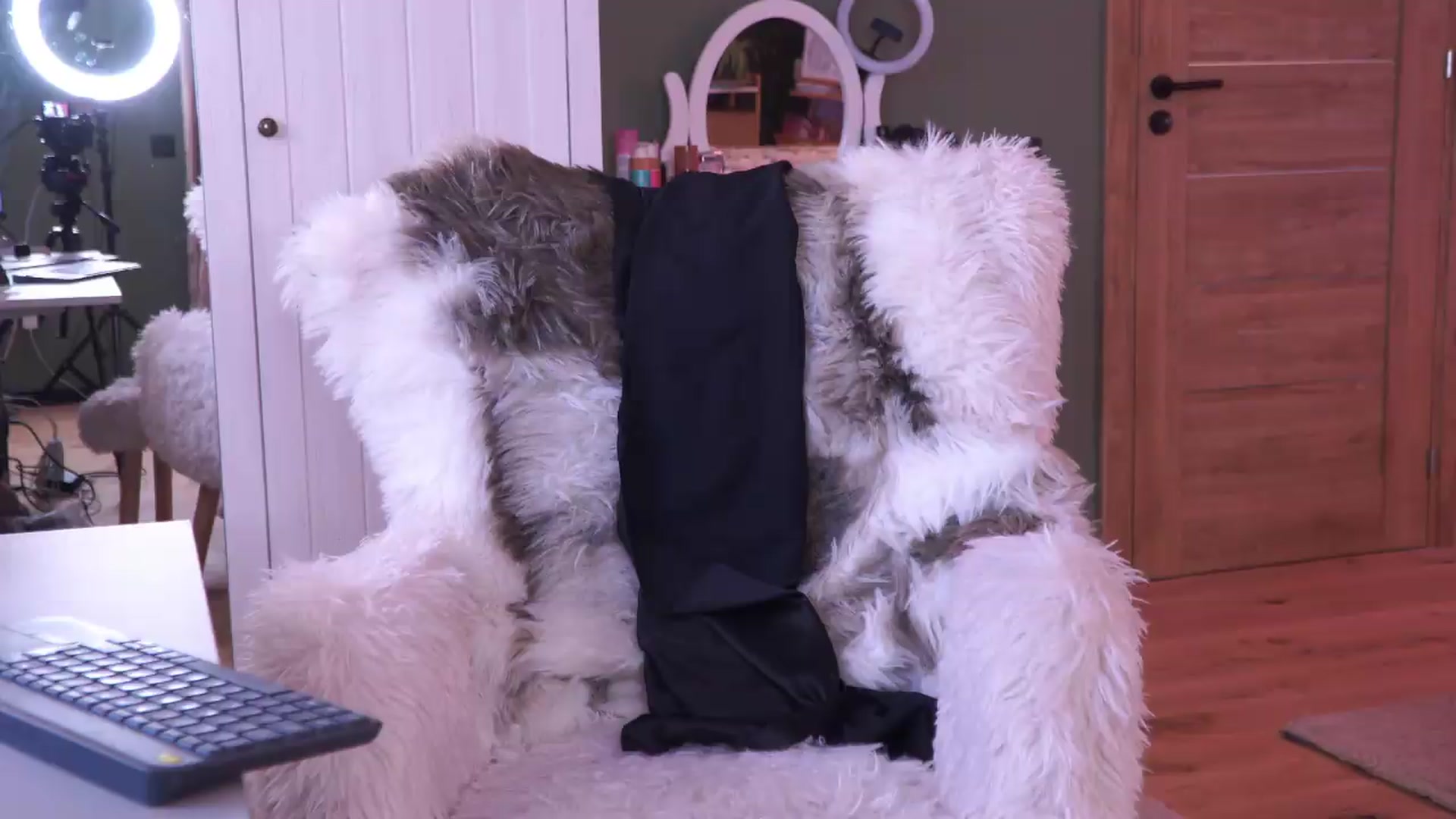 Gallery image thumbnail from JoanneXOXO's myfreecams stream on, 07/12/2026, 09:57 image 10 of 20