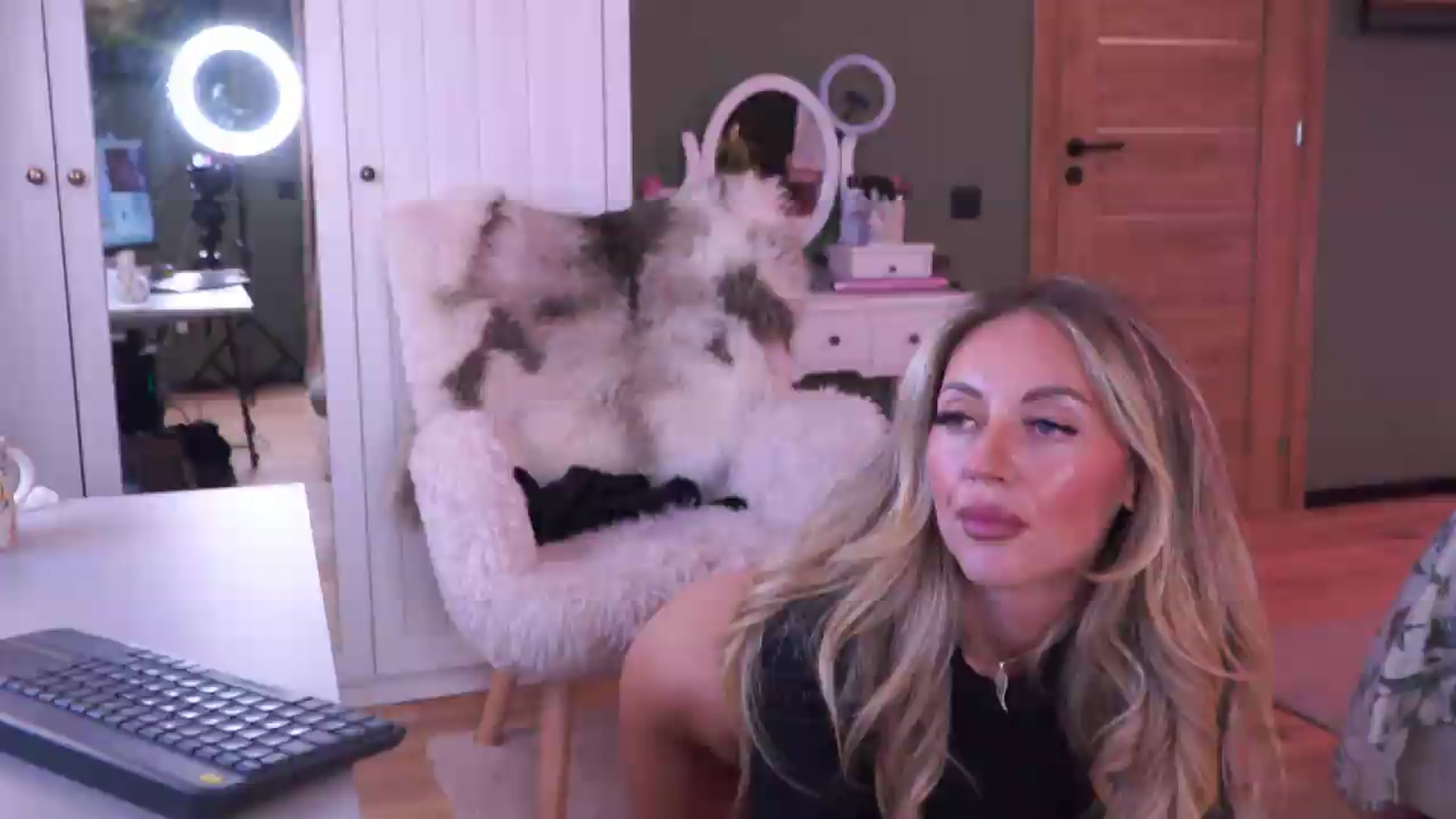 Gallery image thumbnail from JoanneXOXO's myfreecams stream on, 07/14/2026, 08:11 image 18 of 20