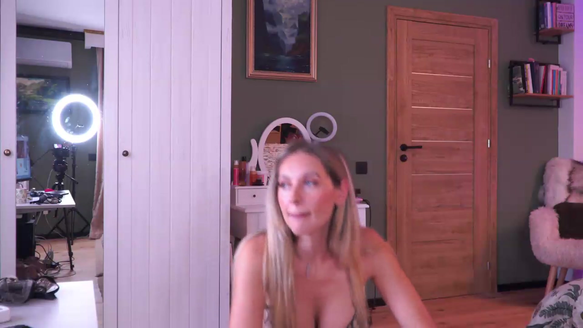 Gallery image thumbnail from JoanneXOXO's myfreecams stream on, 07/20/2026, 09:17 image 2 of 20