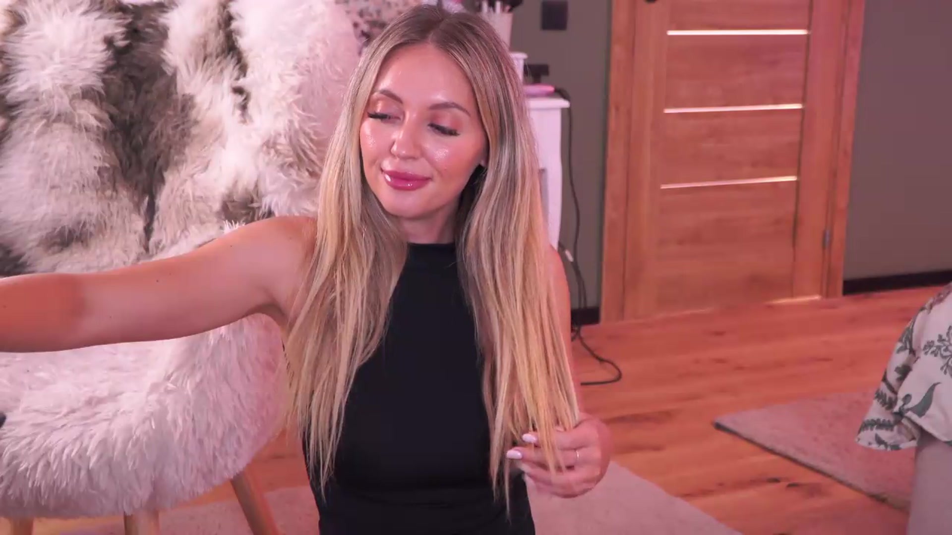 Gallery image thumbnail from JoanneXOXO's myfreecams stream on, 07/26/2026, 17:21 image 5 of 20