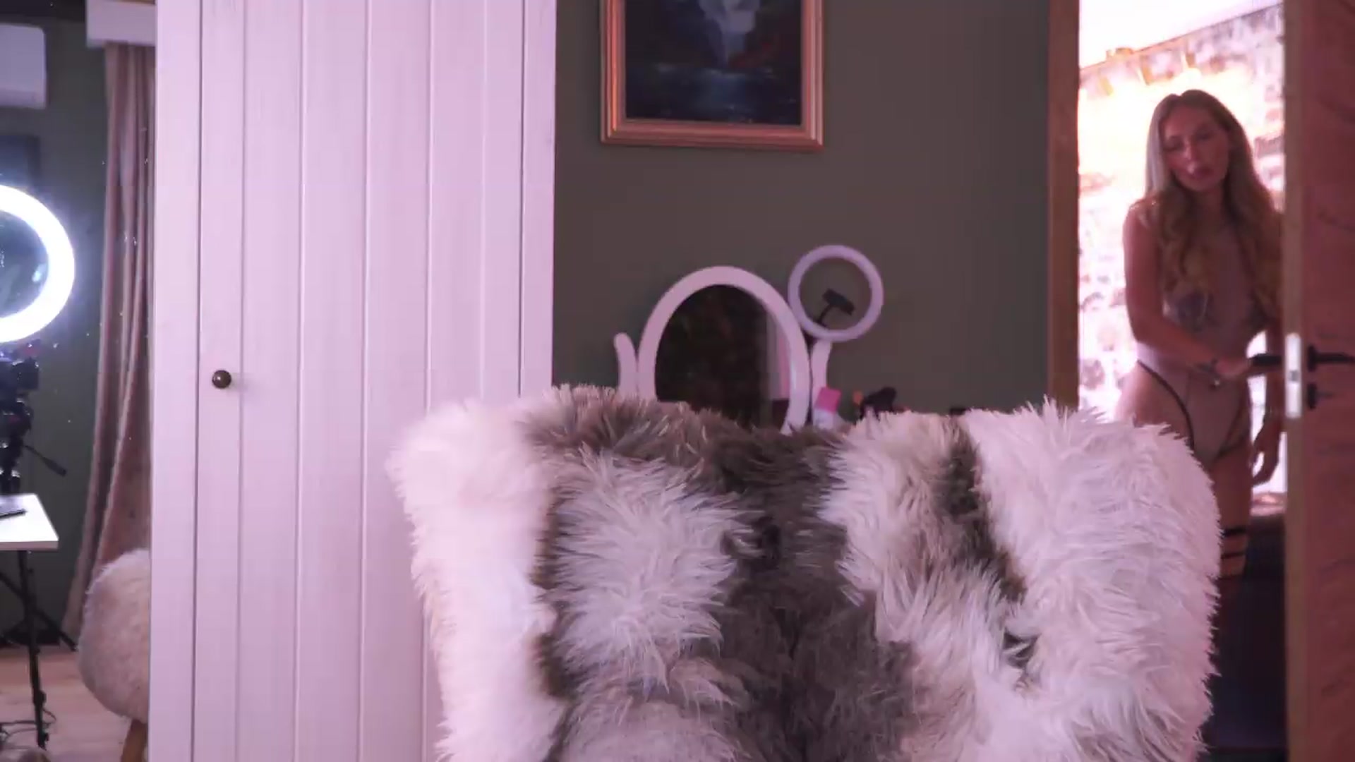Gallery image thumbnail from JoanneXOXO's myfreecams stream on, 07/28/2026, 16:57 image 3 of 20