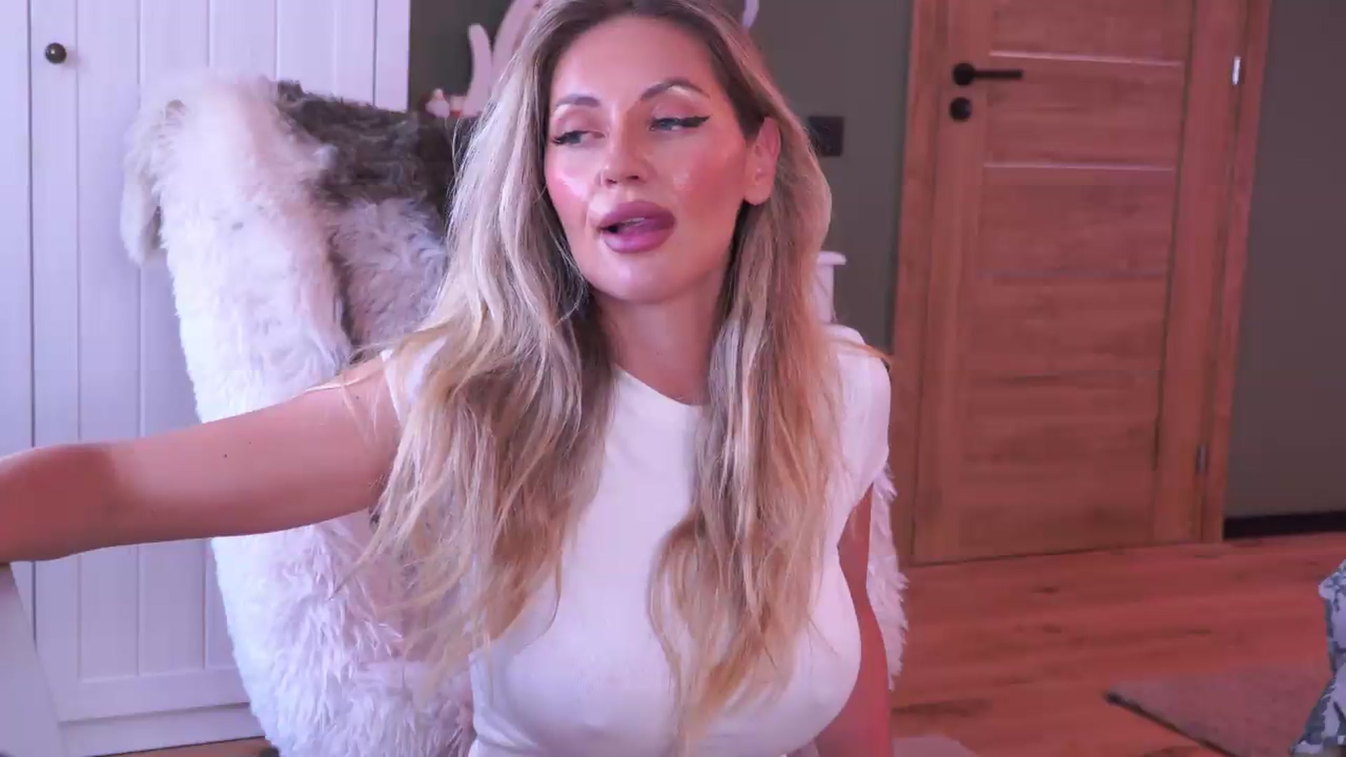 Gallery image thumbnail from JoanneXOXO's myfreecams stream on, 08/17/2026, 12:48 image 13 of 20