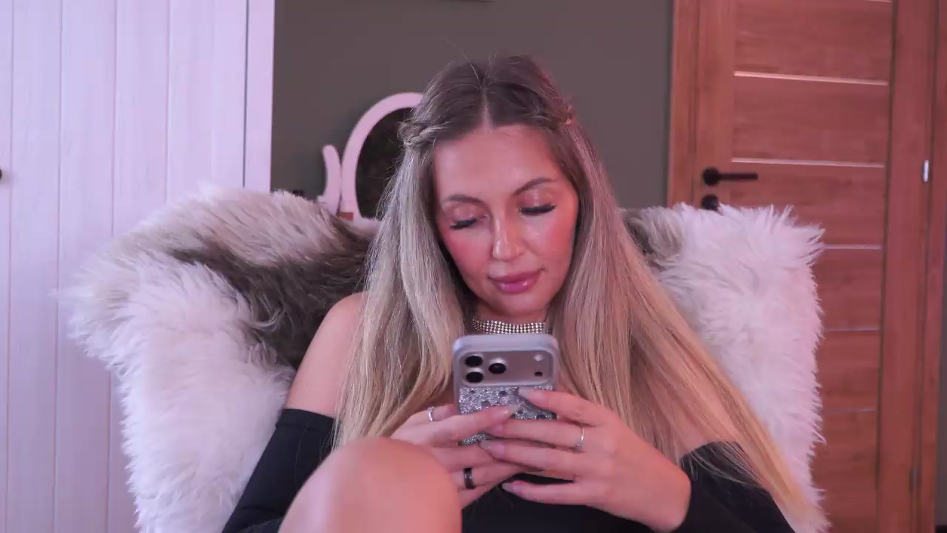 Gallery image thumbnail from JoanneXOXO's myfreecams stream on, 08/20/2026, 11:40 image 20 of 20