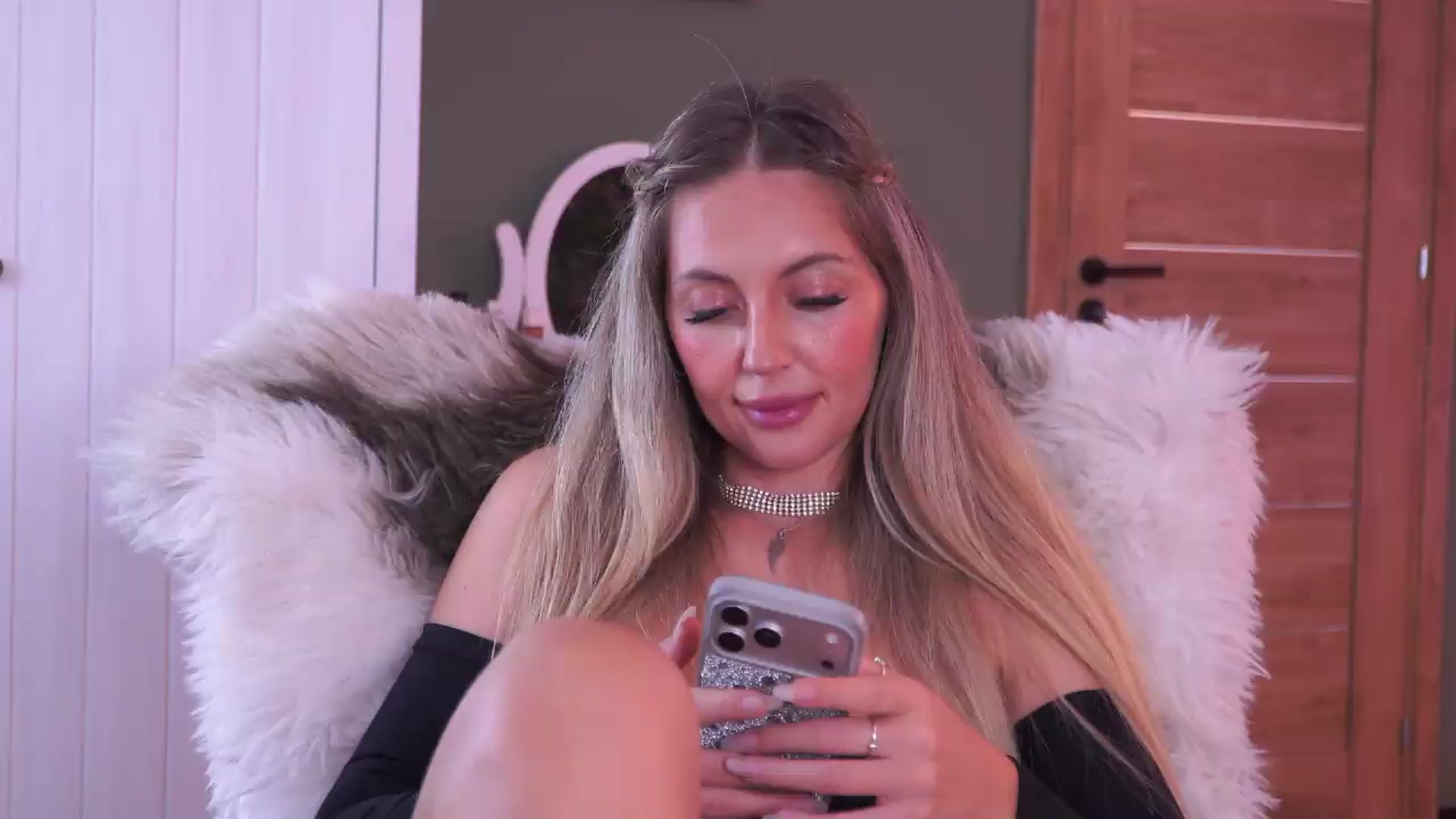 Gallery image thumbnail from JoanneXOXO's myfreecams stream on, 08/20/2026, 11:40 image 11 of 20