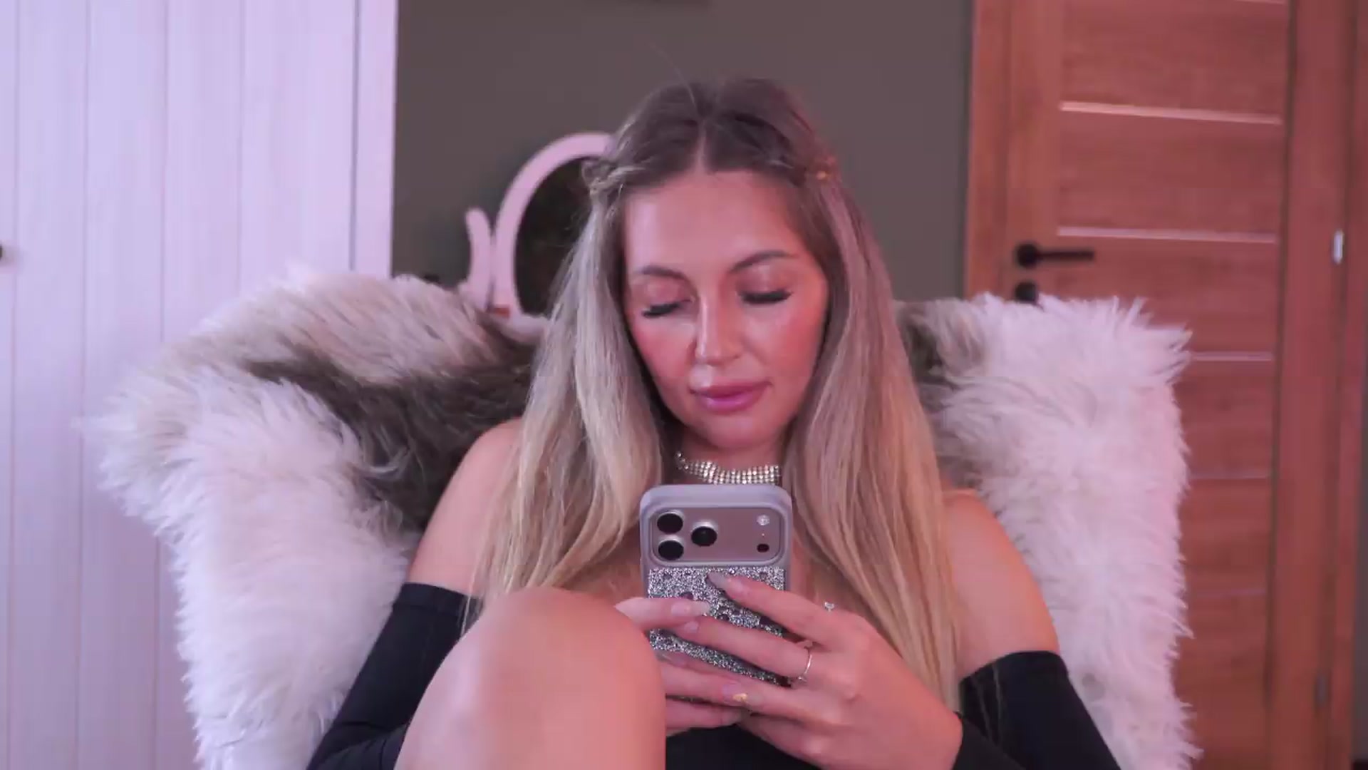 Gallery image thumbnail from JoanneXOXO's myfreecams stream on, 08/20/2026, 11:40 image 18 of 20