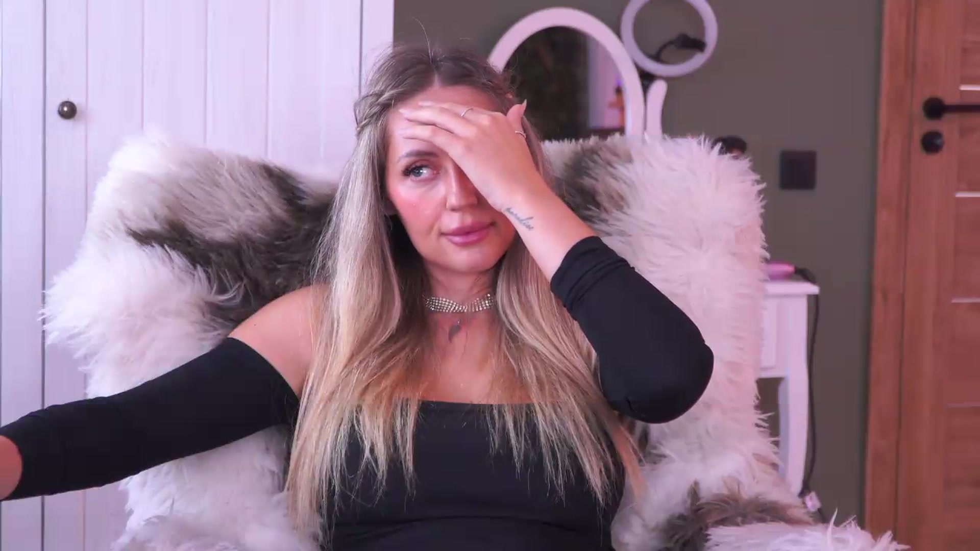 Gallery image thumbnail from JoanneXOXO's myfreecams stream on, 08/20/2026, 16:11 image 2 of 20